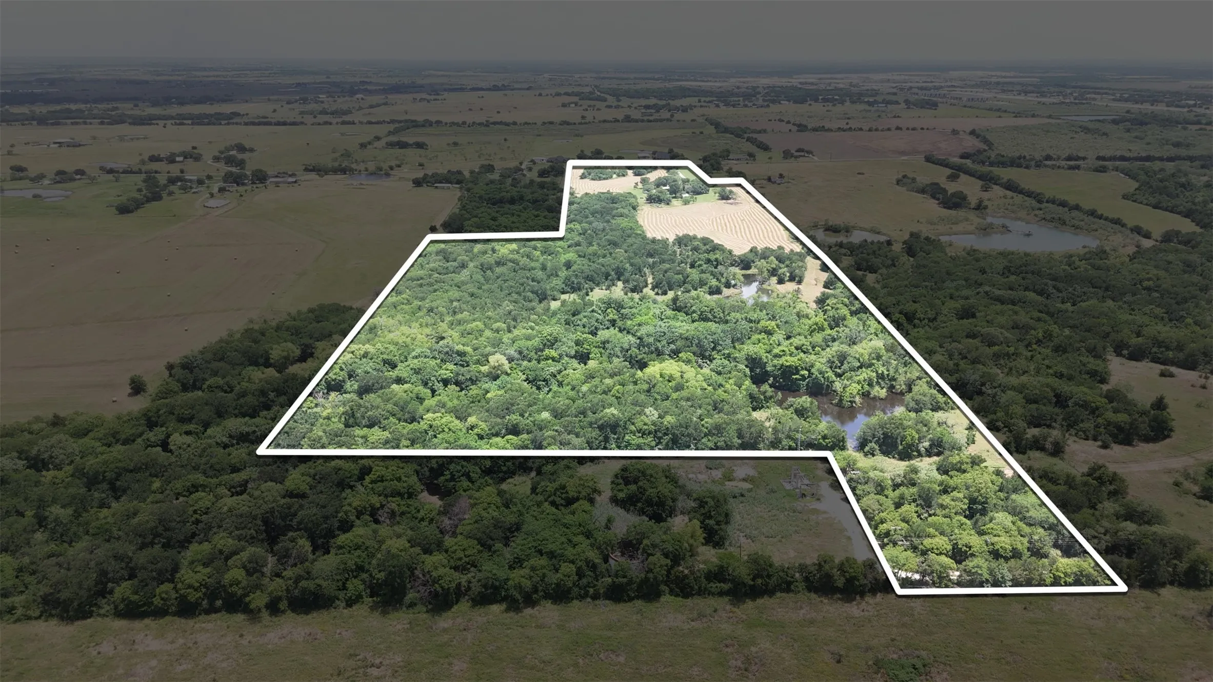 Property lines are approximate.
