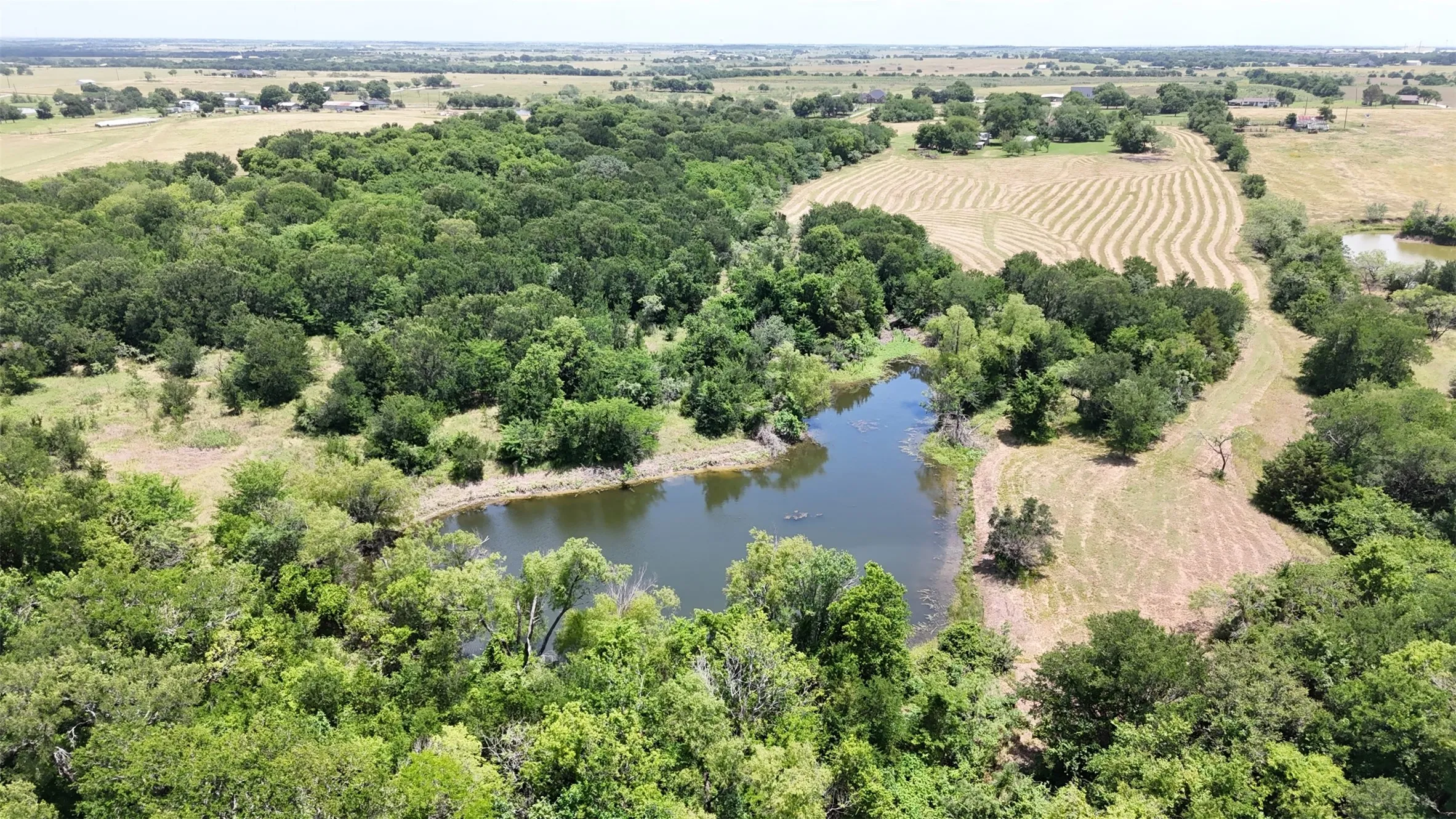 Single Family Residence For Sale in Ellis County , 2114 FM 1181, Ennis, Texas 75119, 3 Bedroom, 2 Bathroom, Garage spaces, 2,775 Sqft, built in 1977, mls#21346338, Real Estate Agent in Ennis, Homes For Sale in Ellis county, Homes For Sale in Ennis, Realtor in Ennis Texas, Real Estate Brokerage Independent Realty Texas, Luminita Cordes Realtor