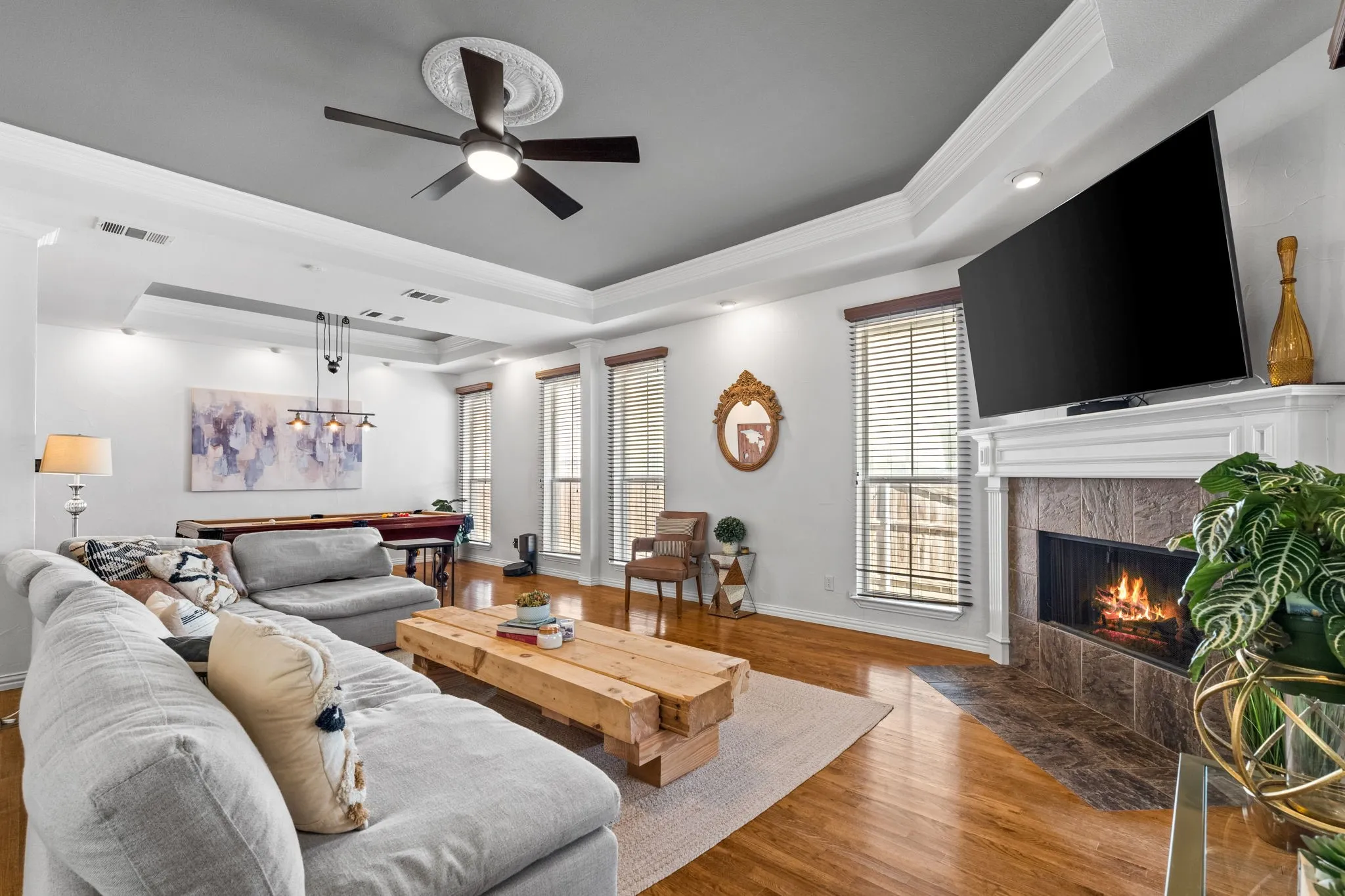 Single Family Residence For Sale in Dallas County , 6405 E Grand Avenue, Dallas, Texas 75223, 3 Bedroom, 2 Bathroom, 2 Garage spaces, 2,127 Sqft, built in 2003, mls#21350223, Real Estate Agent in Dallas, Homes For Sale in Dallas county, Homes For Sale in Dallas, Realtor in Dallas Texas, Real Estate Brokerage Independent Realty Texas, Luminita Cordes Realtor