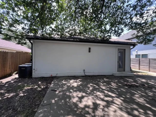 Single Family Residence For Sale in Dallas County , 710 S Glasgow Drive, Dallas, Texas 75223, 3 Bedroom, 3 Bathroom, 2 Garage spaces, 1,664 Sqft, built in 1916, mls#21350219, Real Estate Agent in Dallas, Homes For Sale in Dallas county, Homes For Sale in Dallas, Realtor in Dallas Texas, Real Estate Brokerage Independent Realty Texas, Luminita Cordes Realtor
