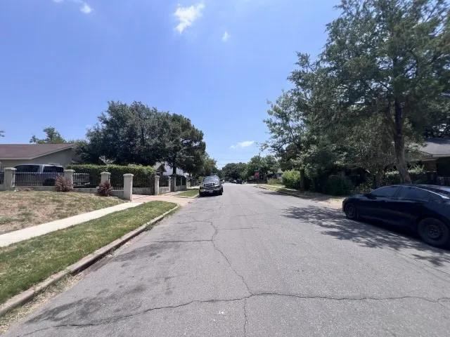 Single Family Residence For Sale in Dallas County , 710 S Glasgow Drive, Dallas, Texas 75223, 3 Bedroom, 3 Bathroom, 2 Garage spaces, 1,664 Sqft, built in 1916, mls#21350219, Real Estate Agent in Dallas, Homes For Sale in Dallas county, Homes For Sale in Dallas, Realtor in Dallas Texas, Real Estate Brokerage Independent Realty Texas, Luminita Cordes Realtor