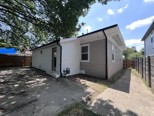 Single Family Residence For Sale in Dallas County , 710 S Glasgow Drive, Dallas, Texas 75223, 3 Bedroom, 3 Bathroom, 2 Garage spaces, 1,664 Sqft, built in 1916, mls#21350219, Real Estate Agent in Dallas, Homes For Sale in Dallas county, Homes For Sale in Dallas, Realtor in Dallas Texas, Real Estate Brokerage Independent Realty Texas, Luminita Cordes Realtor