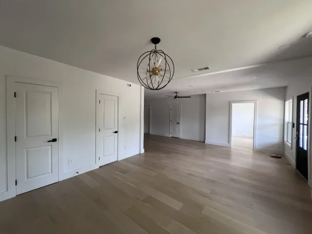 Single Family Residence For Sale in Dallas County , 710 S Glasgow Drive, Dallas, Texas 75223, 3 Bedroom, 3 Bathroom, 2 Garage spaces, 1,664 Sqft, built in 1916, mls#21350219, Real Estate Agent in Dallas, Homes For Sale in Dallas county, Homes For Sale in Dallas, Realtor in Dallas Texas, Real Estate Brokerage Independent Realty Texas, Luminita Cordes Realtor