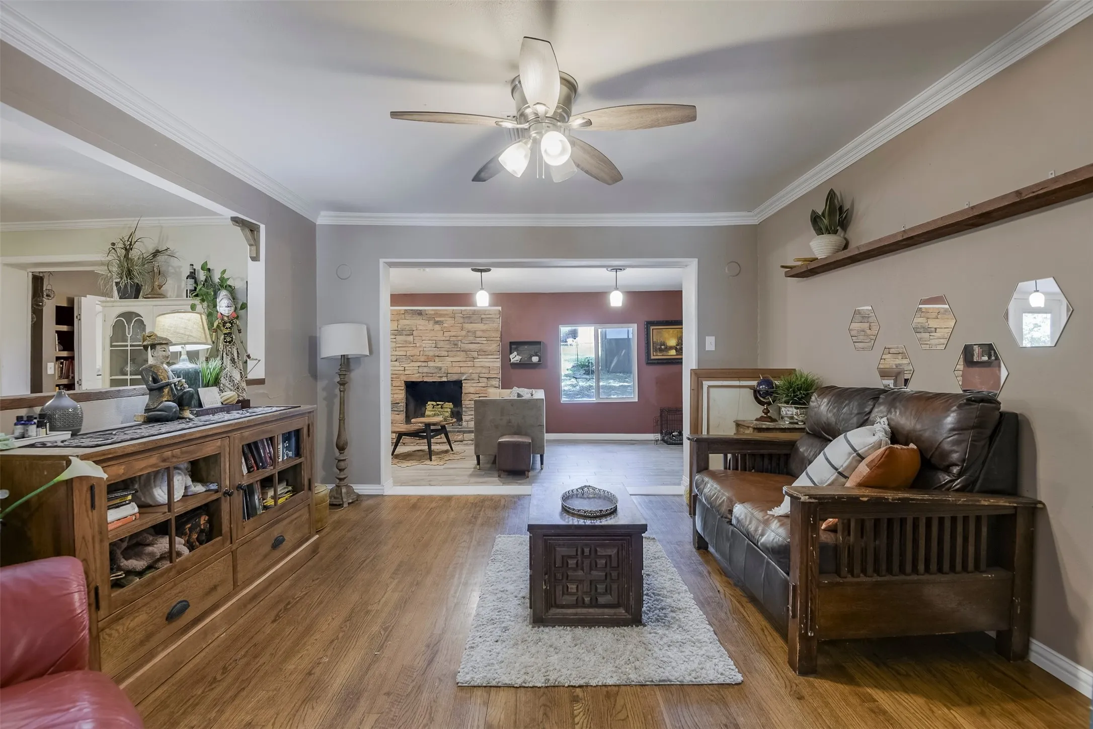 Single Family Residence For Sale in Tarrant County , 7028 Willis Avenue, Fort Worth, Texas 76116, 3 Bedroom, 2 Bathroom, 2 Garage spaces, 1,737 Sqft, built in 1955, mls#21342952, Real Estate Agent in Fort Worth, Homes For Sale in Tarrant county, Homes For Sale in Fort Worth, Realtor in Fort Worth Texas, Real Estate Brokerage Independent Realty Texas, Luminita Cordes Realtor
