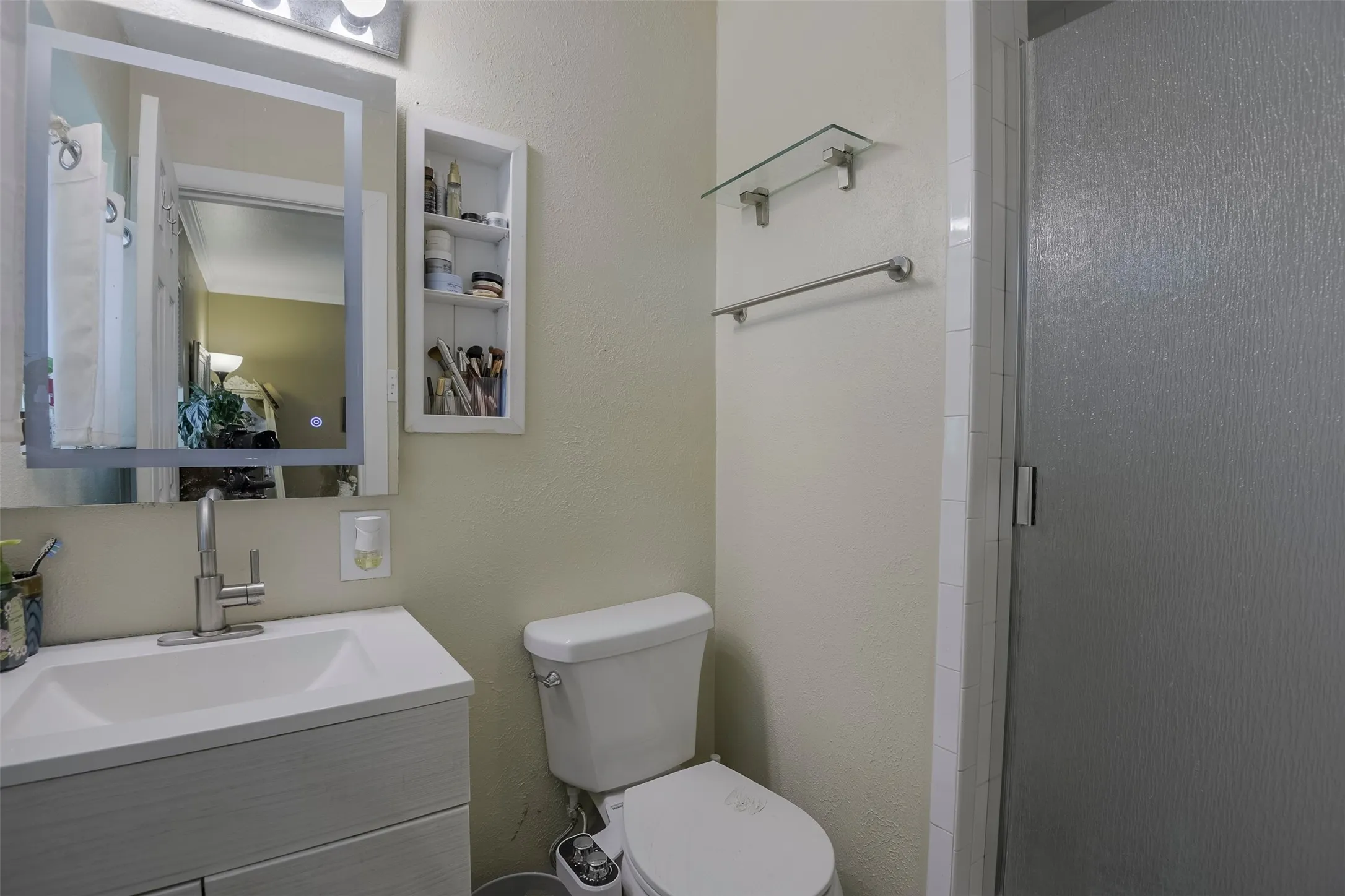 Single Family Residence For Sale in Tarrant County , 7028 Willis Avenue, Fort Worth, Texas 76116, 3 Bedroom, 2 Bathroom, 2 Garage spaces, 1,737 Sqft, built in 1955, mls#21342952, Real Estate Agent in Fort Worth, Homes For Sale in Tarrant county, Homes For Sale in Fort Worth, Realtor in Fort Worth Texas, Real Estate Brokerage Independent Realty Texas, Luminita Cordes Realtor
