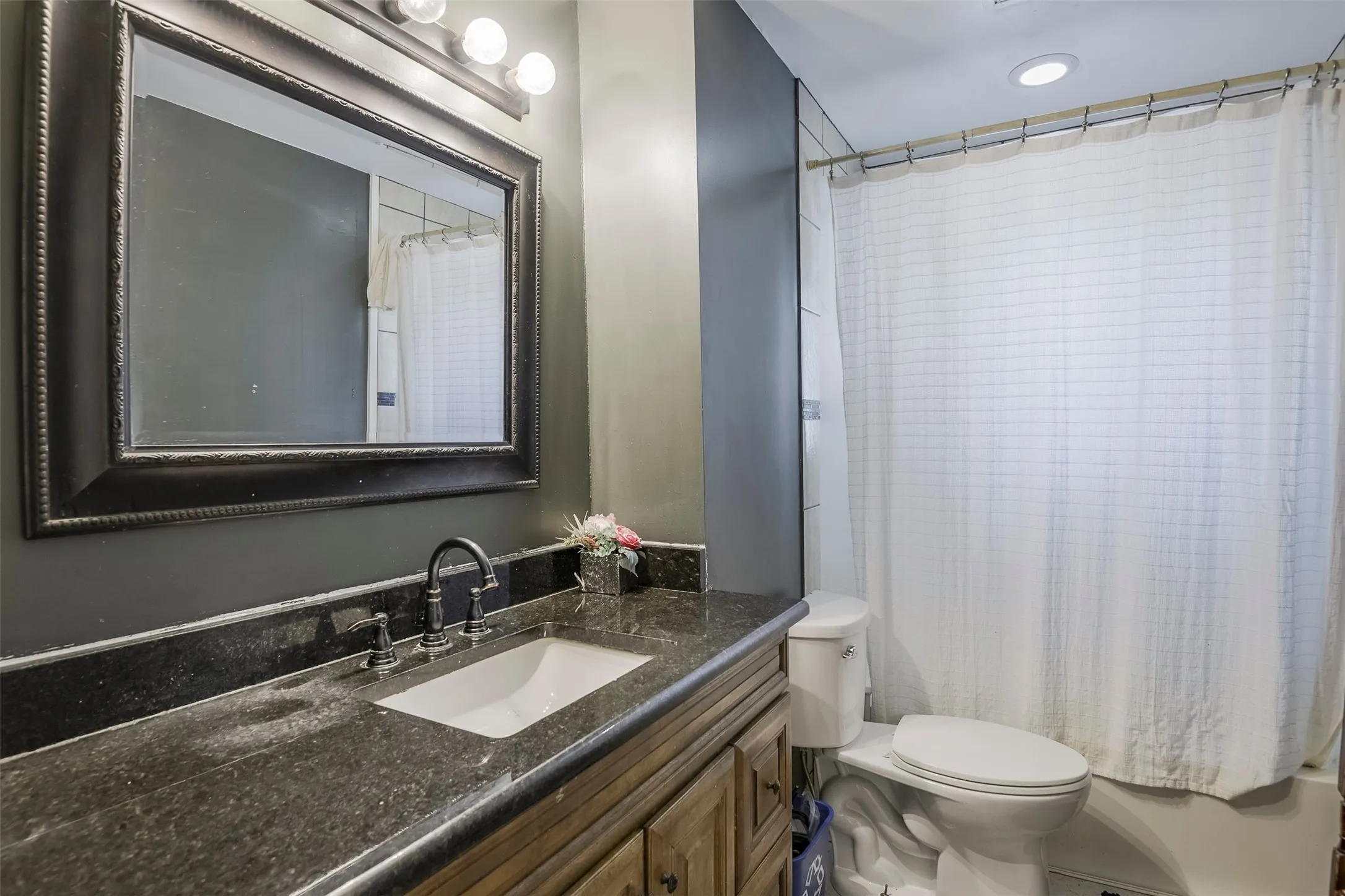 Single Family Residence For Sale in Tarrant County , 7028 Willis Avenue, Fort Worth, Texas 76116, 3 Bedroom, 2 Bathroom, 2 Garage spaces, 1,737 Sqft, built in 1955, mls#21342952, Real Estate Agent in Fort Worth, Homes For Sale in Tarrant county, Homes For Sale in Fort Worth, Realtor in Fort Worth Texas, Real Estate Brokerage Independent Realty Texas, Luminita Cordes Realtor