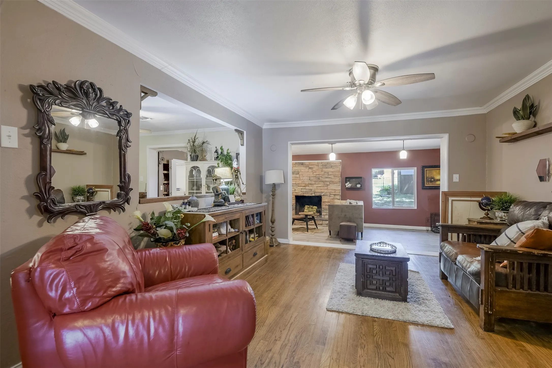Single Family Residence For Sale in Tarrant County , 7028 Willis Avenue, Fort Worth, Texas 76116, 3 Bedroom, 2 Bathroom, 2 Garage spaces, 1,737 Sqft, built in 1955, mls#21342952, Real Estate Agent in Fort Worth, Homes For Sale in Tarrant county, Homes For Sale in Fort Worth, Realtor in Fort Worth Texas, Real Estate Brokerage Independent Realty Texas, Luminita Cordes Realtor