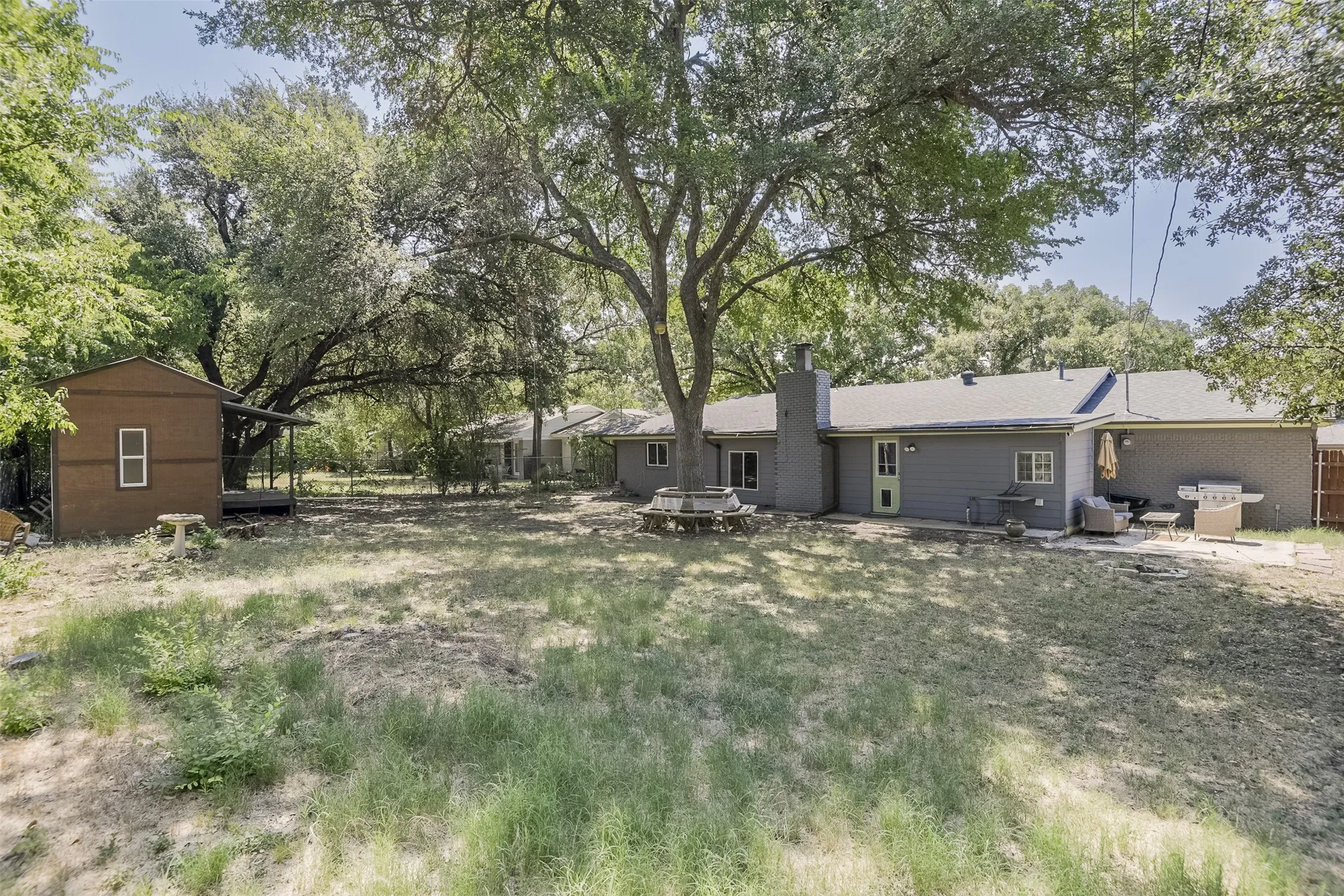 Single Family Residence For Sale in Tarrant County , 7028 Willis Avenue, Fort Worth, Texas 76116, 3 Bedroom, 2 Bathroom, 2 Garage spaces, 1,737 Sqft, built in 1955, mls#21342952, Real Estate Agent in Fort Worth, Homes For Sale in Tarrant county, Homes For Sale in Fort Worth, Realtor in Fort Worth Texas, Real Estate Brokerage Independent Realty Texas, Luminita Cordes Realtor