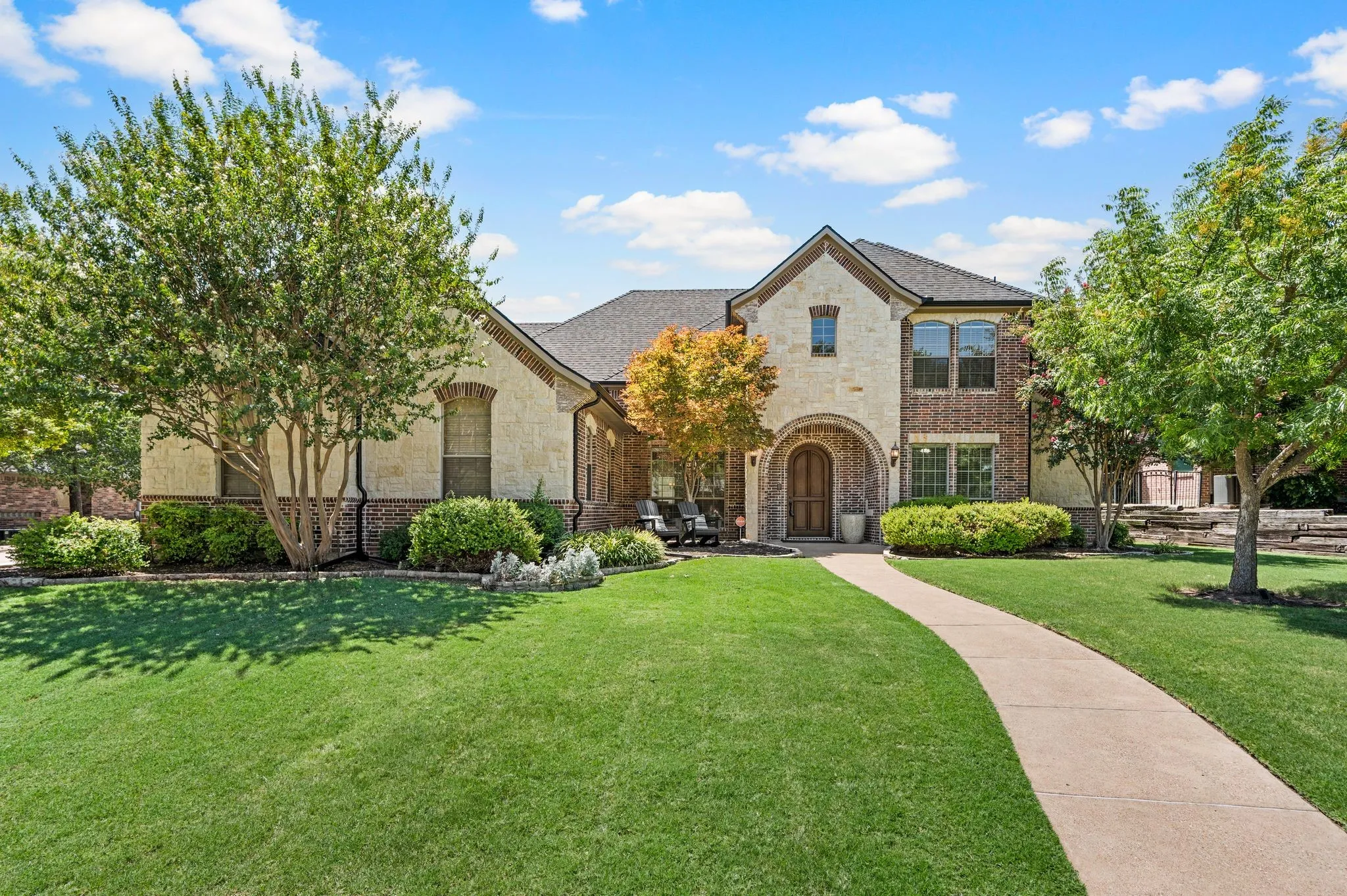 Single Family Residence For Sale in Rockwall County , 2005 Sleepy Hollow Lane, Heath, Texas 75032, 4 Bedroom, 4 Bathroom, 3 Garage spaces, 3,596 Sqft, built in 2000, mls#21350170, Real Estate Agent in Heath, Homes For Sale in Rockwall county, Homes For Sale in Heath, Realtor in Heath Texas, Real Estate Brokerage Independent Realty Texas, Luminita Cordes Realtor