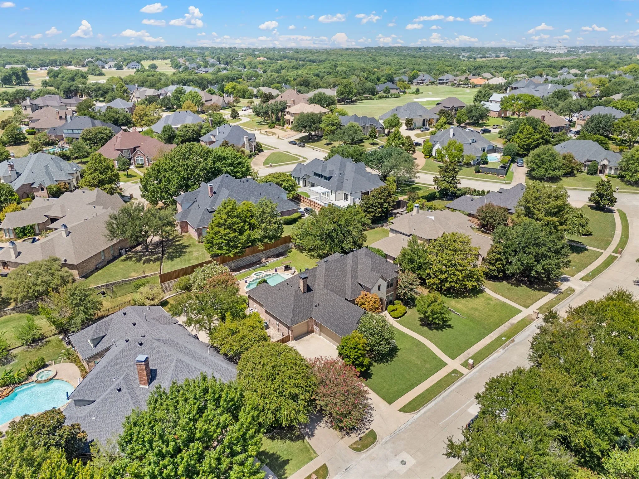 Single Family Residence For Sale in Rockwall County , 2005 Sleepy Hollow Lane, Heath, Texas 75032, 4 Bedroom, 4 Bathroom, 3 Garage spaces, 3,596 Sqft, built in 2000, mls#21350170, Real Estate Agent in Heath, Homes For Sale in Rockwall county, Homes For Sale in Heath, Realtor in Heath Texas, Real Estate Brokerage Independent Realty Texas, Luminita Cordes Realtor