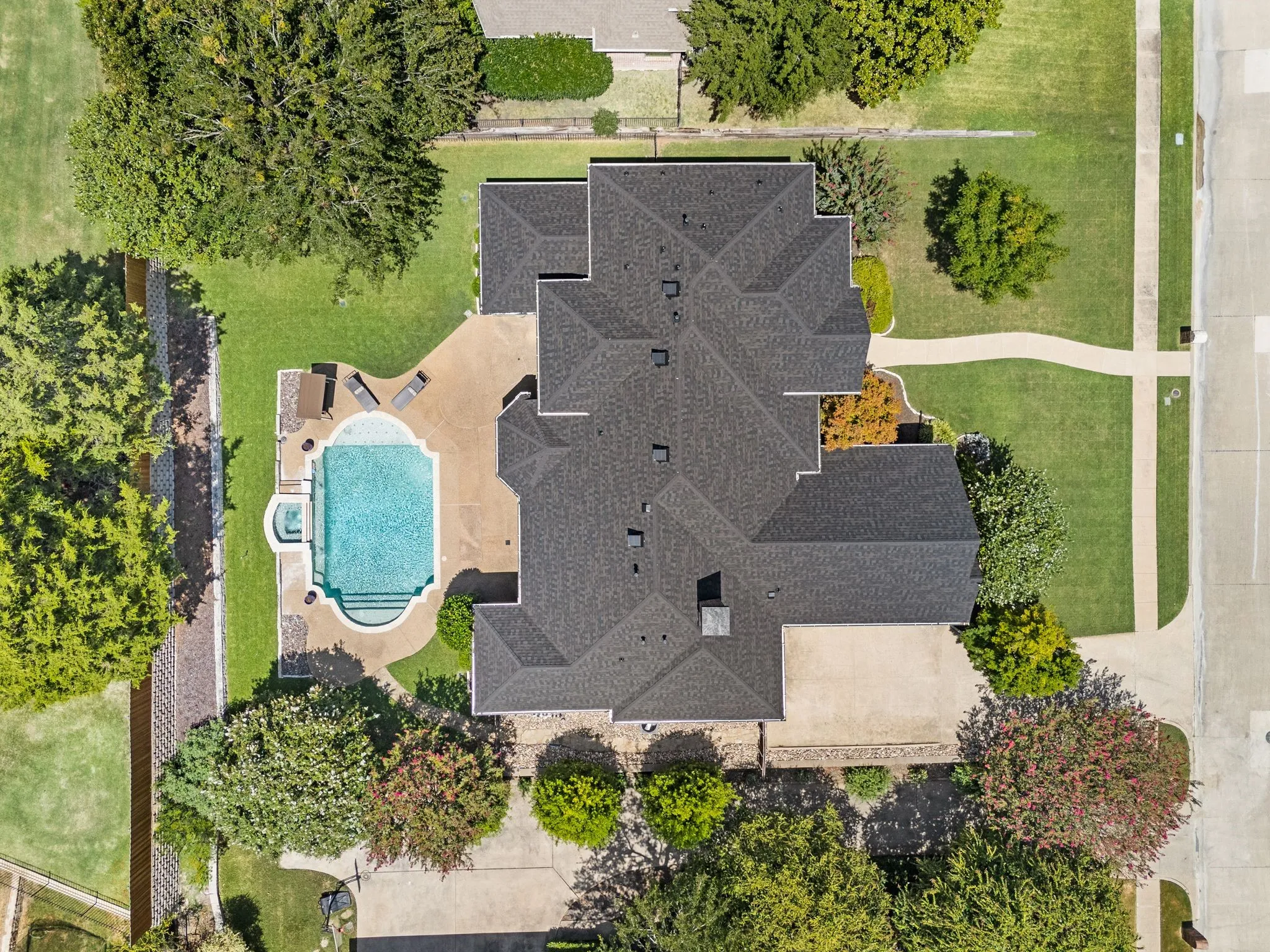 Single Family Residence For Sale in Rockwall County , 2005 Sleepy Hollow Lane, Heath, Texas 75032, 4 Bedroom, 4 Bathroom, 3 Garage spaces, 3,596 Sqft, built in 2000, mls#21350170, Real Estate Agent in Heath, Homes For Sale in Rockwall county, Homes For Sale in Heath, Realtor in Heath Texas, Real Estate Brokerage Independent Realty Texas, Luminita Cordes Realtor
