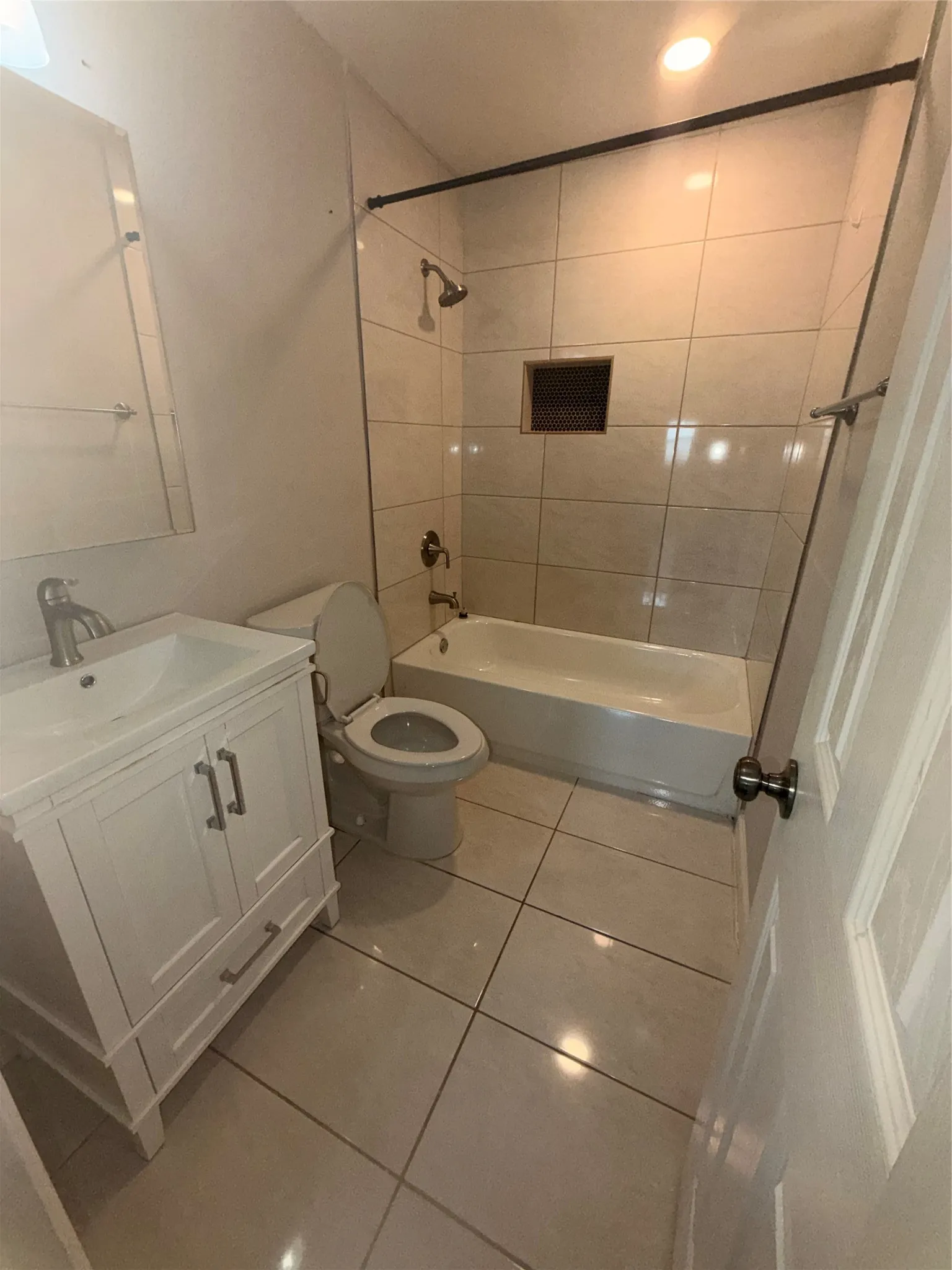 Single Family Residence For Sale in Tarrant County , 6033 Ramey Avenue, Fort Worth, Texas 76112, 3 Bedroom, 2 Bathroom, 1 Garage spaces, 1,468 Sqft, built in 1956, mls#21350245, Real Estate Agent in Fort Worth, Homes For Sale in Tarrant county, Homes For Sale in Fort Worth, Realtor in Fort Worth Texas, Real Estate Brokerage Independent Realty Texas, Luminita Cordes Realtor