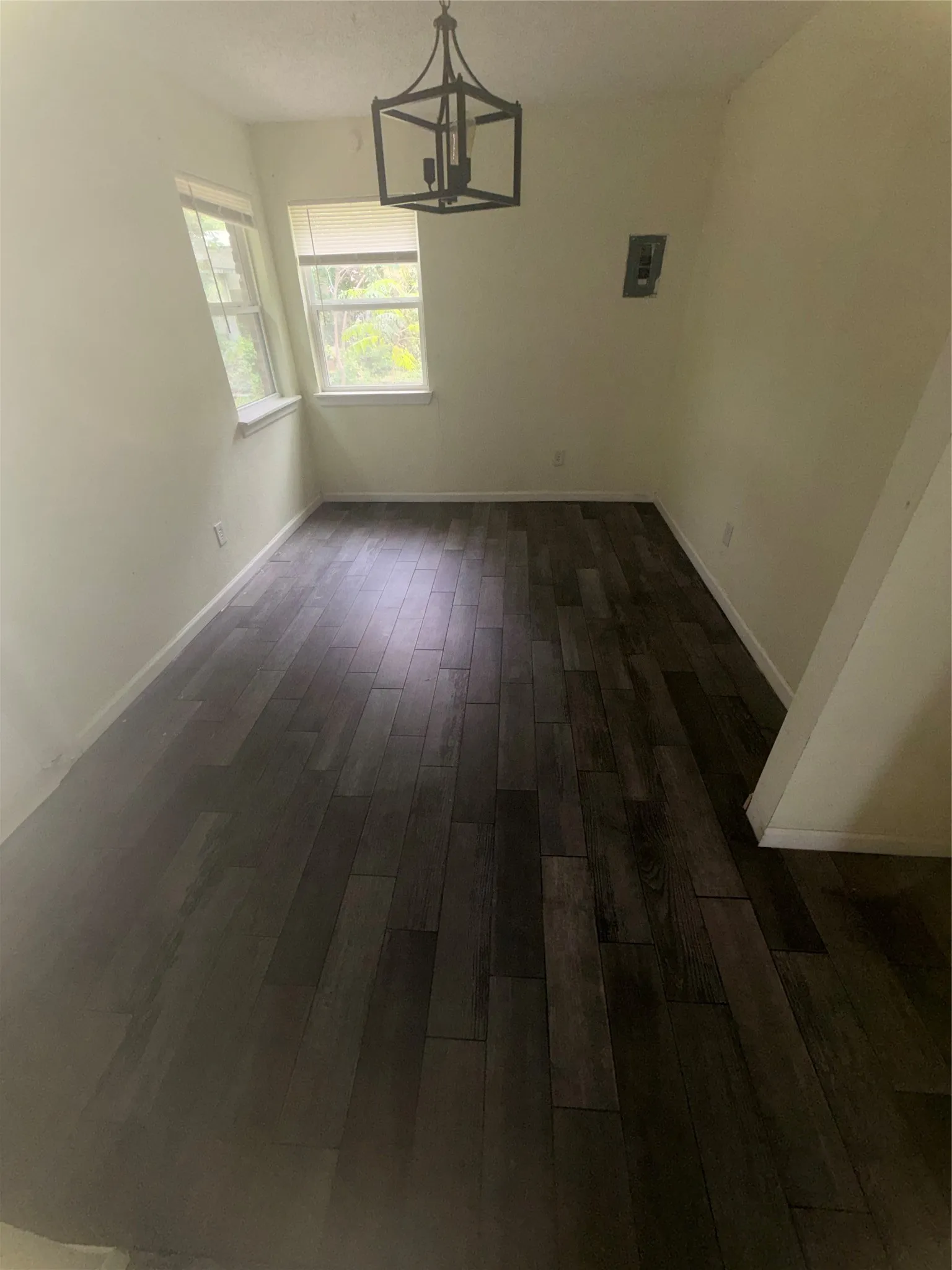 Single Family Residence For Sale in Tarrant County , 6033 Ramey Avenue, Fort Worth, Texas 76112, 3 Bedroom, 2 Bathroom, 1 Garage spaces, 1,468 Sqft, built in 1956, mls#21350245, Real Estate Agent in Fort Worth, Homes For Sale in Tarrant county, Homes For Sale in Fort Worth, Realtor in Fort Worth Texas, Real Estate Brokerage Independent Realty Texas, Luminita Cordes Realtor