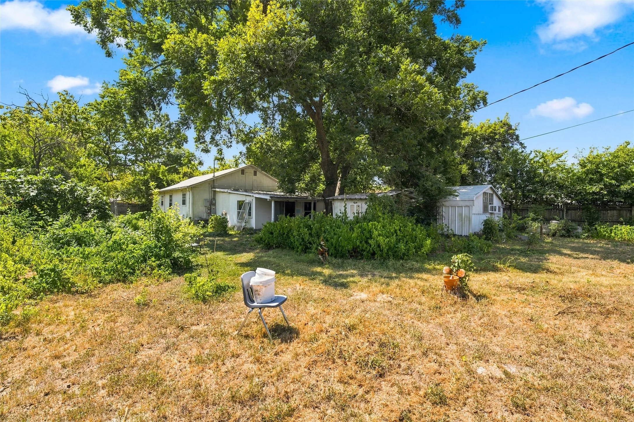 Single Family Residence For Sale in Hill County , 405 NE 4th Street, Hubbard, Texas 76648, 2 Bedroom, 2 Bathroom, Garage spaces, 1,428 Sqft, built in 0, mls#21346748, Real Estate Agent in Hubbard, Homes For Sale in Hill county, Homes For Sale in Hubbard, Realtor in Hubbard Texas, Real Estate Brokerage Independent Realty Texas, Luminita Cordes Realtor