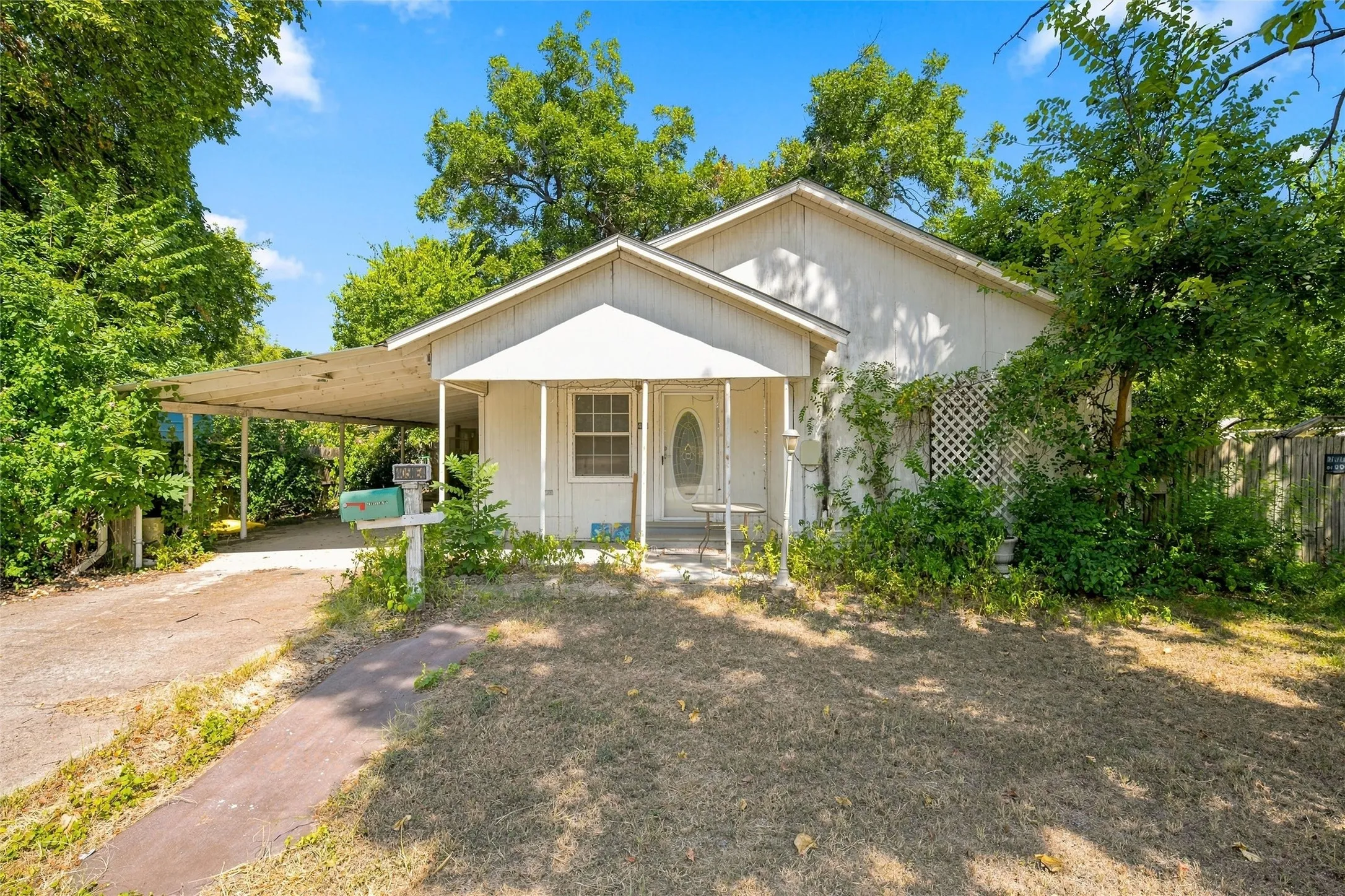 Single Family Residence For Sale in Hill County , 405 NE 4th Street, Hubbard, Texas 76648, 2 Bedroom, 2 Bathroom, Garage spaces, 1,428 Sqft, built in 0, mls#21346748, Real Estate Agent in Hubbard, Homes For Sale in Hill county, Homes For Sale in Hubbard, Realtor in Hubbard Texas, Real Estate Brokerage Independent Realty Texas, Luminita Cordes Realtor