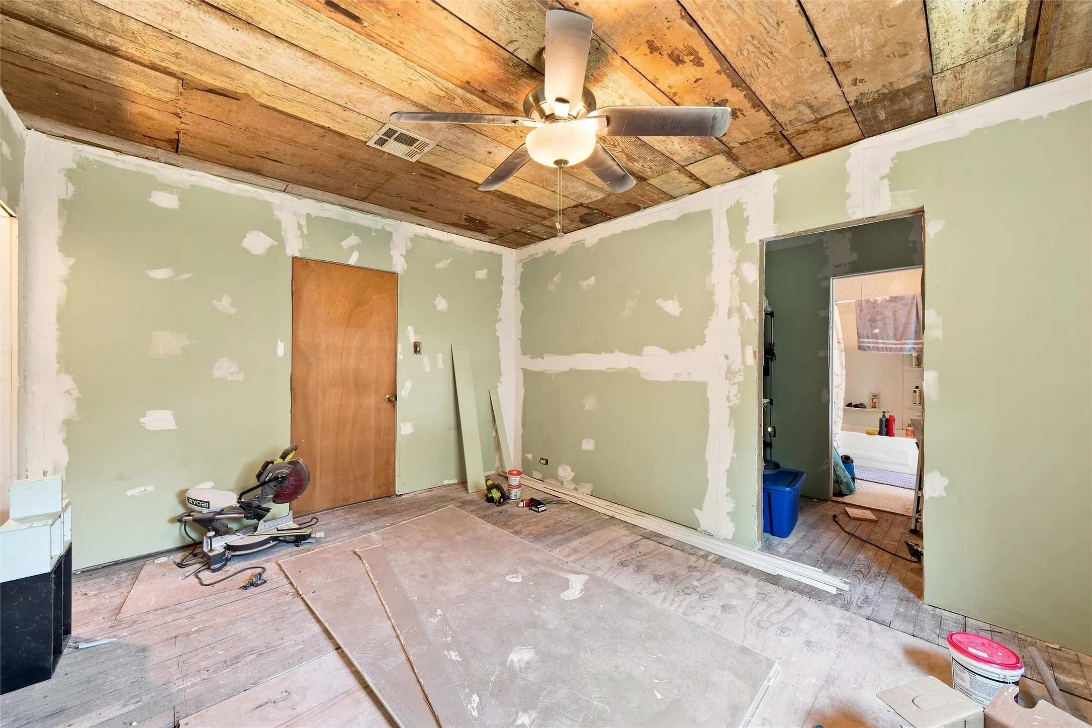 Single Family Residence For Sale in Hill County , 405 NE 4th Street, Hubbard, Texas 76648, 2 Bedroom, 2 Bathroom, Garage spaces, 1,428 Sqft, built in 0, mls#21346748, Real Estate Agent in Hubbard, Homes For Sale in Hill county, Homes For Sale in Hubbard, Realtor in Hubbard Texas, Real Estate Brokerage Independent Realty Texas, Luminita Cordes Realtor