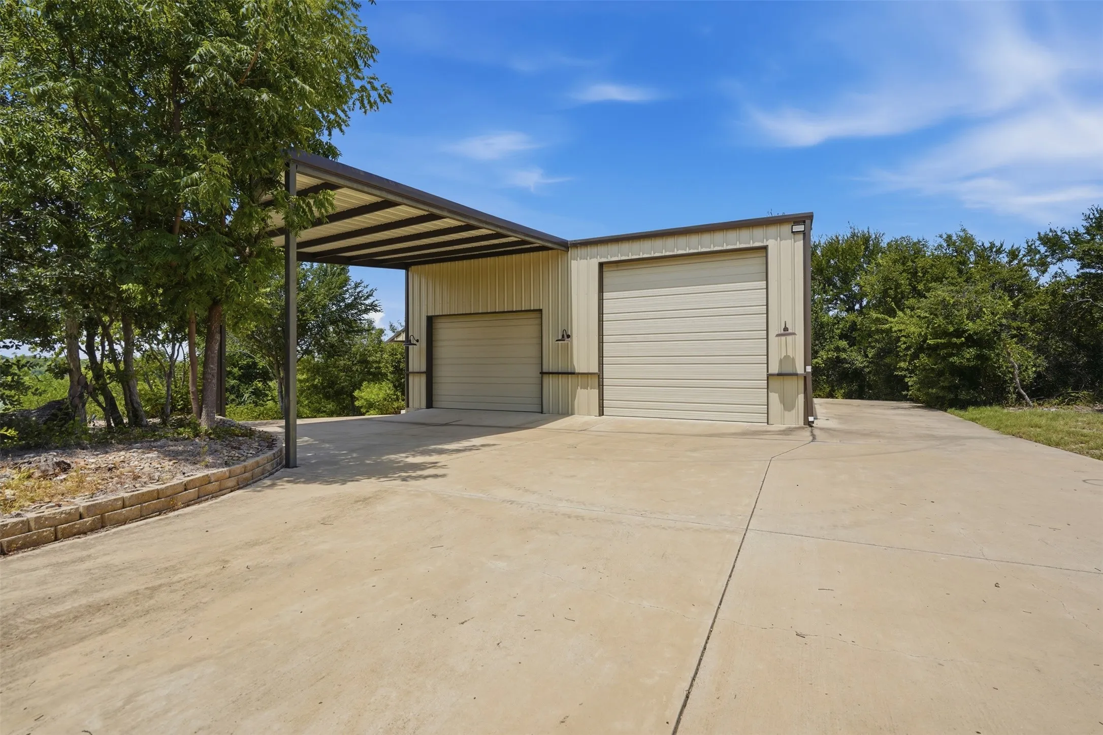 Single Family Residence For Sale in Parker County , 813 Remuda Drive, Fort Worth, Texas 76108, 4 Bedroom, 3 Bathroom, 3 Garage spaces, 4,381 Sqft, built in 1994, mls#21349872, Real Estate Agent in Fort Worth, Homes For Sale in Parker county, Homes For Sale in Fort Worth, Realtor in Fort Worth Texas, Real Estate Brokerage Independent Realty Texas, Luminita Cordes Realtor