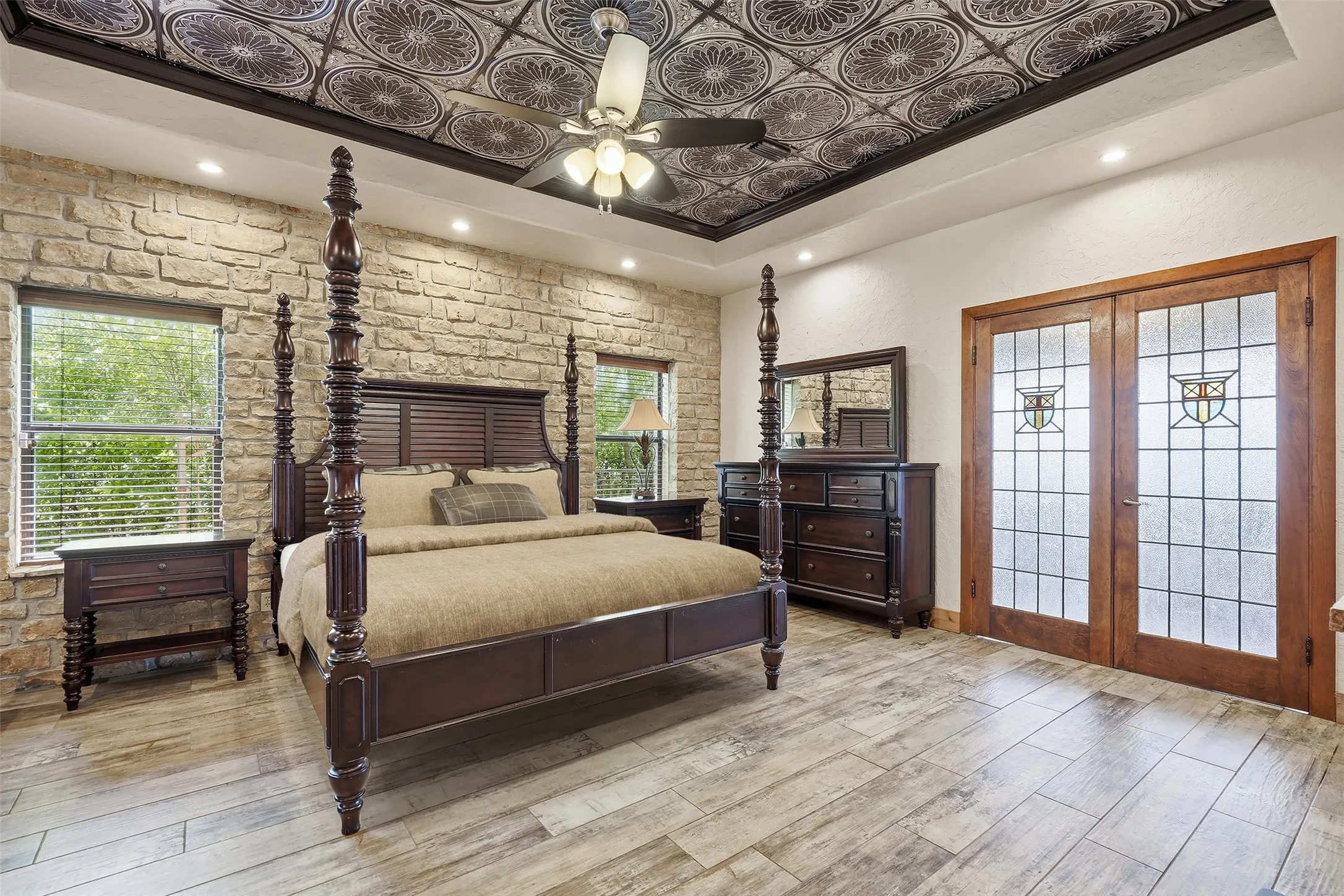 Single Family Residence For Sale in Parker County , 813 Remuda Drive, Fort Worth, Texas 76108, 4 Bedroom, 3 Bathroom, 3 Garage spaces, 4,381 Sqft, built in 1994, mls#21349872, Real Estate Agent in Fort Worth, Homes For Sale in Parker county, Homes For Sale in Fort Worth, Realtor in Fort Worth Texas, Real Estate Brokerage Independent Realty Texas, Luminita Cordes Realtor