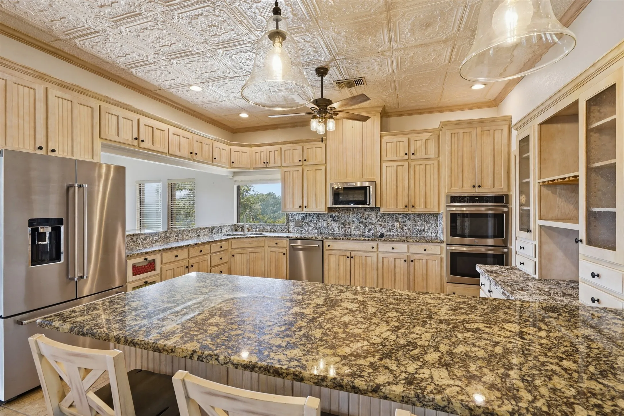 Single Family Residence For Sale in Parker County , 813 Remuda Drive, Fort Worth, Texas 76108, 4 Bedroom, 3 Bathroom, 3 Garage spaces, 4,381 Sqft, built in 1994, mls#21349872, Real Estate Agent in Fort Worth, Homes For Sale in Parker county, Homes For Sale in Fort Worth, Realtor in Fort Worth Texas, Real Estate Brokerage Independent Realty Texas, Luminita Cordes Realtor