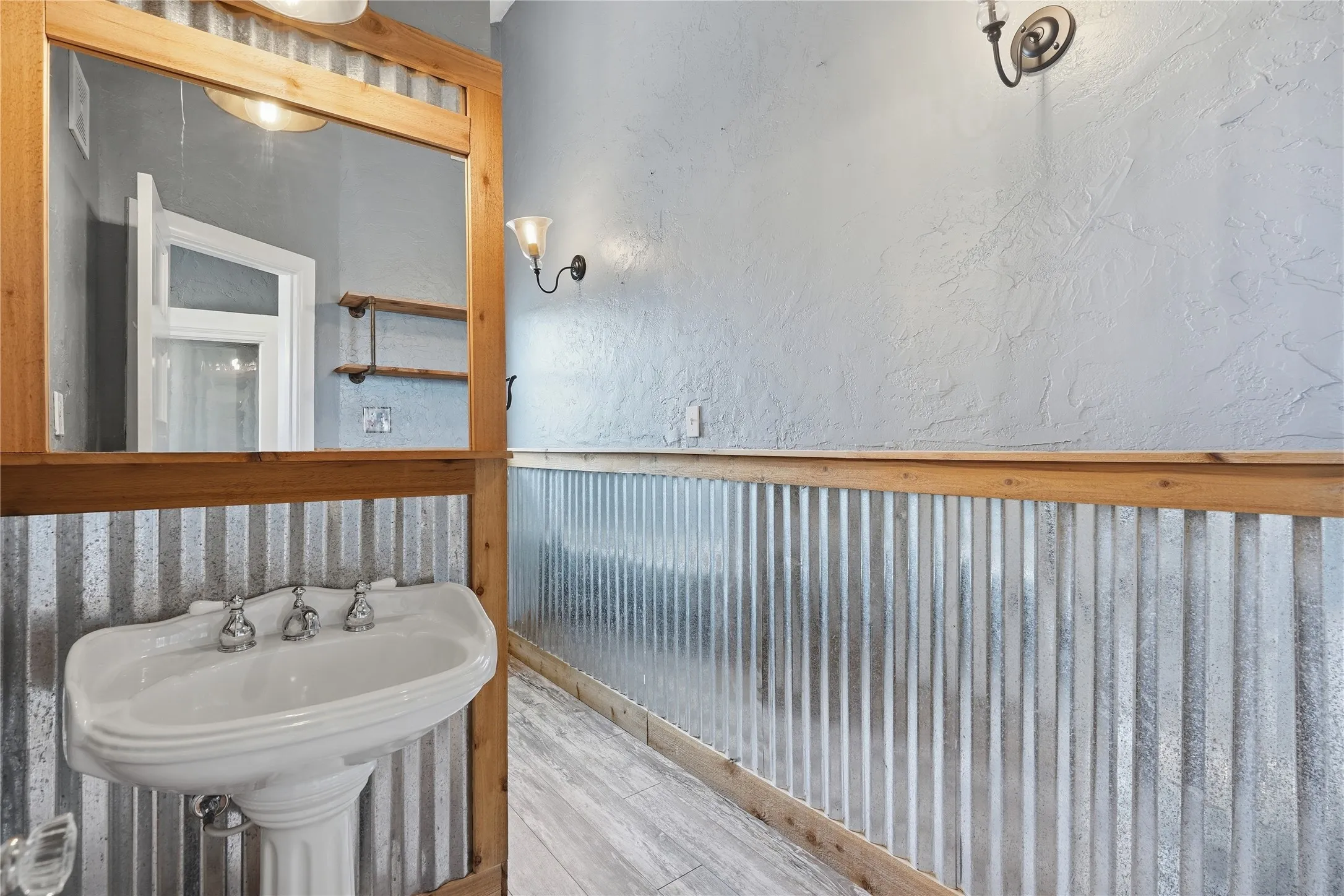 Single Family Residence For Sale in Parker County , 813 Remuda Drive, Fort Worth, Texas 76108, 4 Bedroom, 3 Bathroom, 3 Garage spaces, 4,381 Sqft, built in 1994, mls#21349872, Real Estate Agent in Fort Worth, Homes For Sale in Parker county, Homes For Sale in Fort Worth, Realtor in Fort Worth Texas, Real Estate Brokerage Independent Realty Texas, Luminita Cordes Realtor