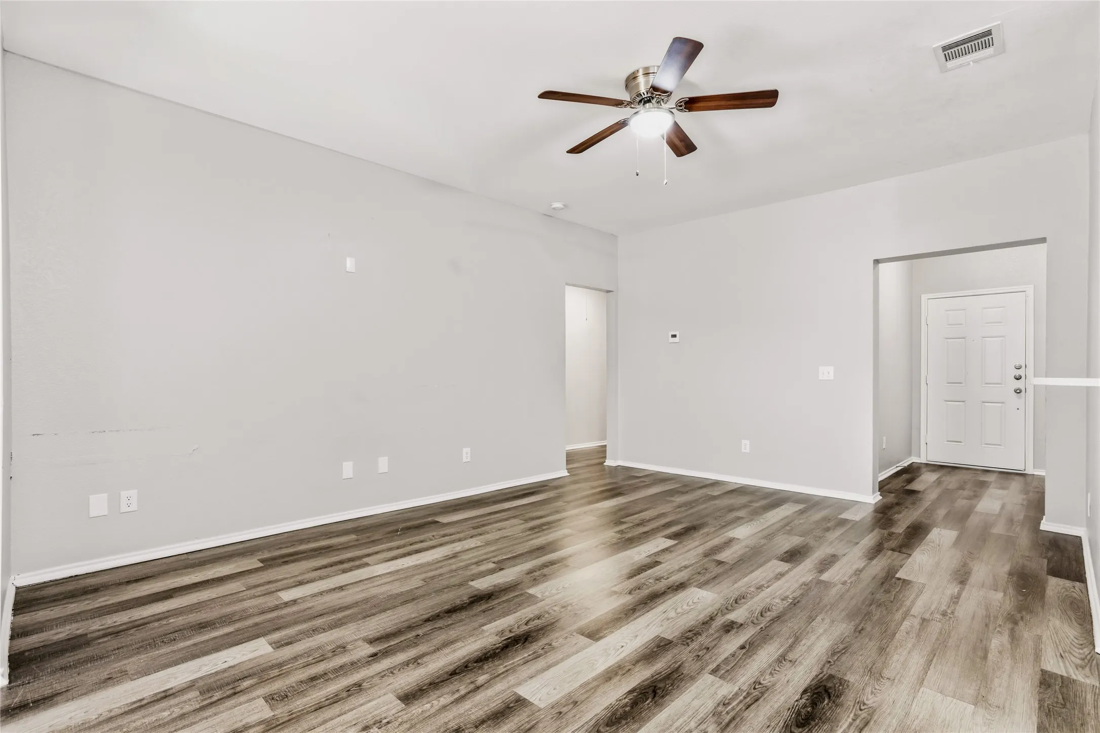 Single Family Residence For Sale in Collin County , 710 Fleming Street, Wylie, Texas 75098, 3 Bedroom, 2 Bathroom, 2 Garage spaces, 1,399 Sqft, built in 2005, mls#21349962, Real Estate Agent in Wylie, Homes For Sale in Collin county, Homes For Sale in Wylie, Realtor in Wylie Texas, Real Estate Brokerage Independent Realty Texas, Luminita Cordes Realtor