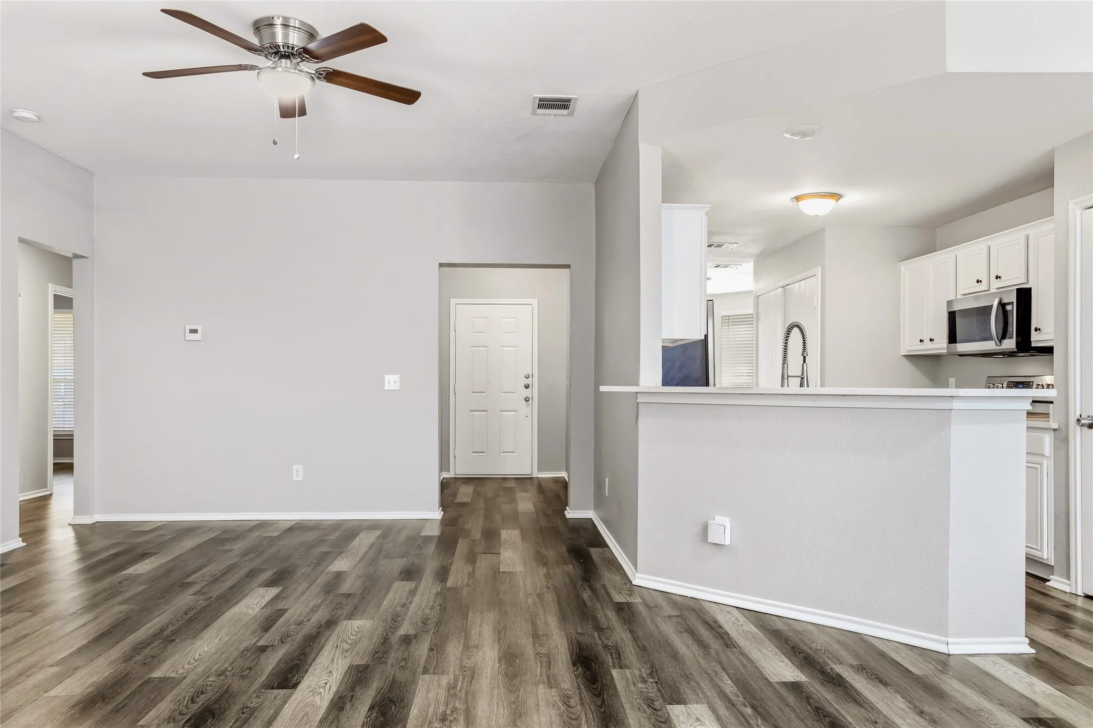 Single Family Residence For Sale in Collin County , 710 Fleming Street, Wylie, Texas 75098, 3 Bedroom, 2 Bathroom, 2 Garage spaces, 1,399 Sqft, built in 2005, mls#21349962, Real Estate Agent in Wylie, Homes For Sale in Collin county, Homes For Sale in Wylie, Realtor in Wylie Texas, Real Estate Brokerage Independent Realty Texas, Luminita Cordes Realtor