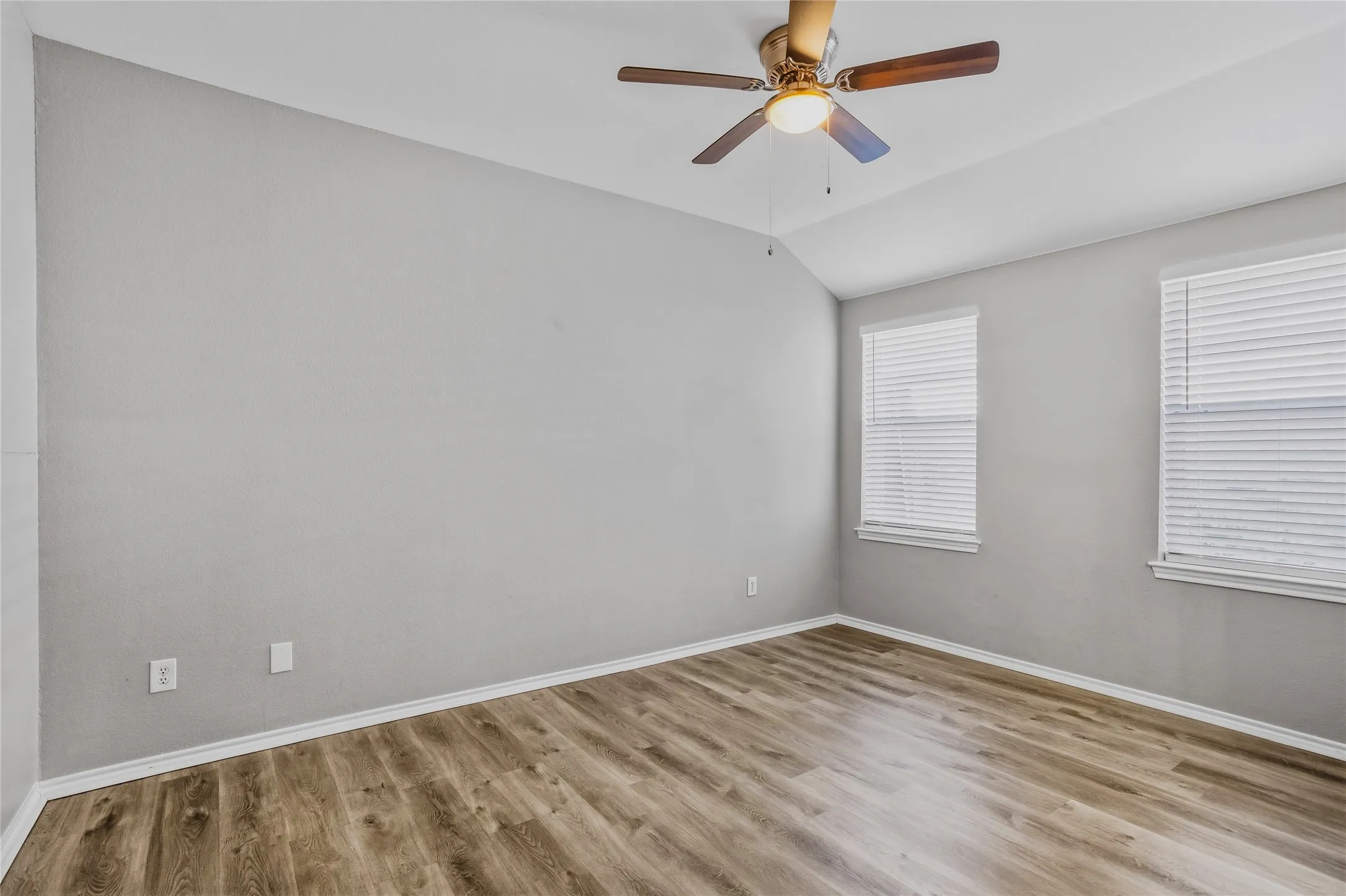 Single Family Residence For Sale in Collin County , 710 Fleming Street, Wylie, Texas 75098, 3 Bedroom, 2 Bathroom, 2 Garage spaces, 1,399 Sqft, built in 2005, mls#21349962, Real Estate Agent in Wylie, Homes For Sale in Collin county, Homes For Sale in Wylie, Realtor in Wylie Texas, Real Estate Brokerage Independent Realty Texas, Luminita Cordes Realtor