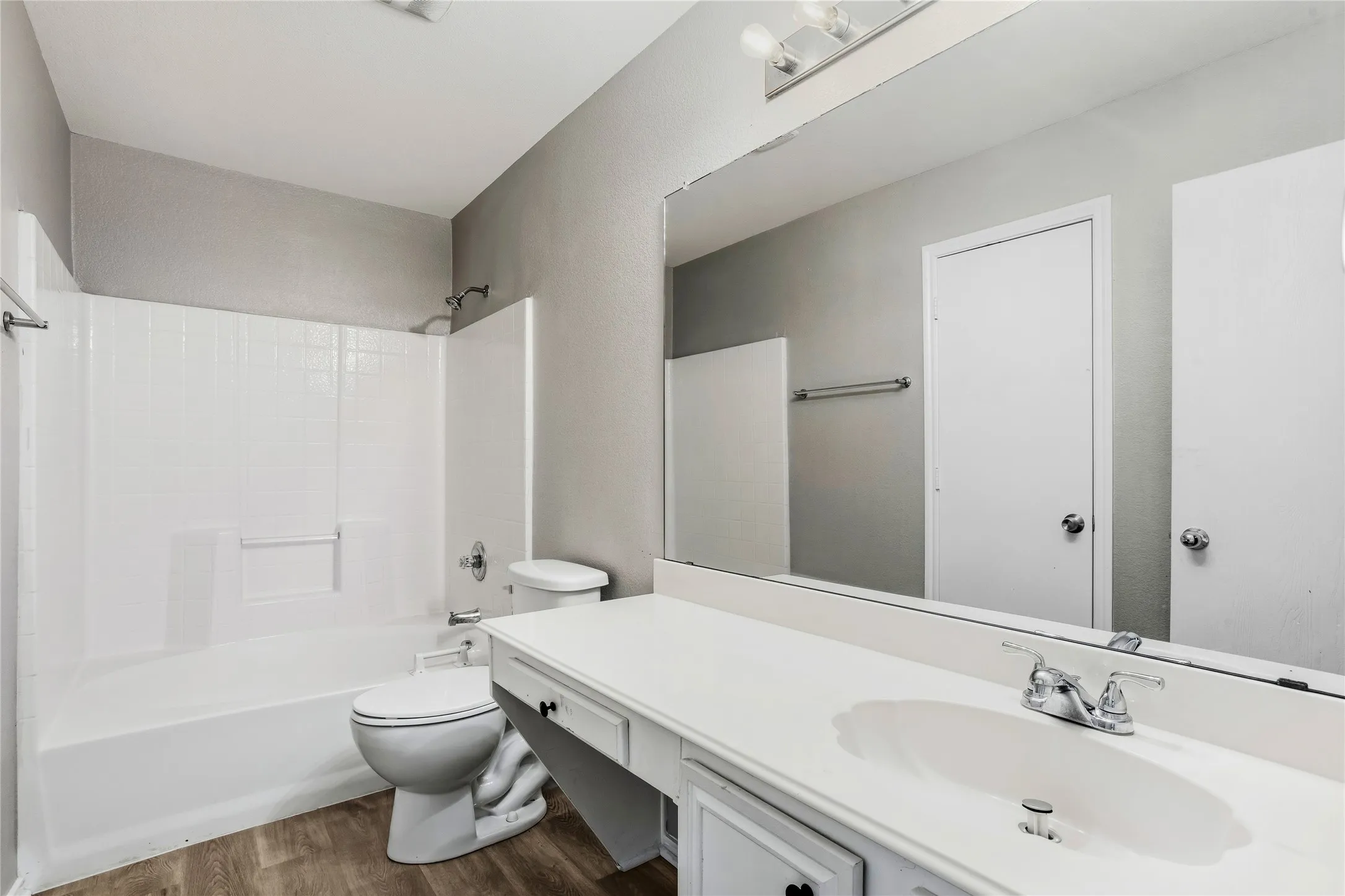 Single Family Residence For Sale in Collin County , 710 Fleming Street, Wylie, Texas 75098, 3 Bedroom, 2 Bathroom, 2 Garage spaces, 1,399 Sqft, built in 2005, mls#21349962, Real Estate Agent in Wylie, Homes For Sale in Collin county, Homes For Sale in Wylie, Realtor in Wylie Texas, Real Estate Brokerage Independent Realty Texas, Luminita Cordes Realtor