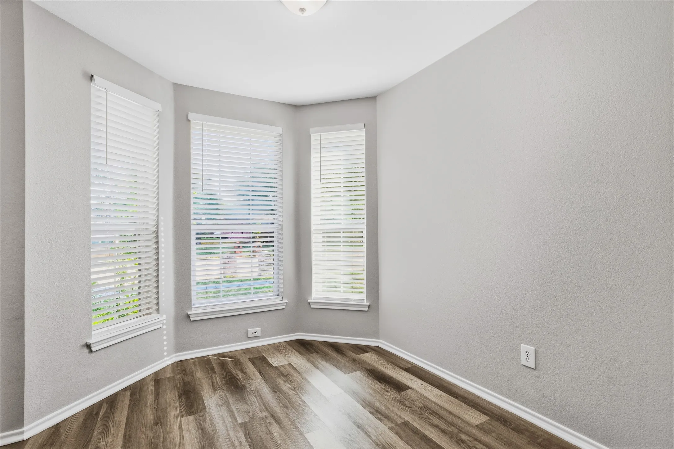 Single Family Residence For Sale in Collin County , 710 Fleming Street, Wylie, Texas 75098, 3 Bedroom, 2 Bathroom, 2 Garage spaces, 1,399 Sqft, built in 2005, mls#21349962, Real Estate Agent in Wylie, Homes For Sale in Collin county, Homes For Sale in Wylie, Realtor in Wylie Texas, Real Estate Brokerage Independent Realty Texas, Luminita Cordes Realtor