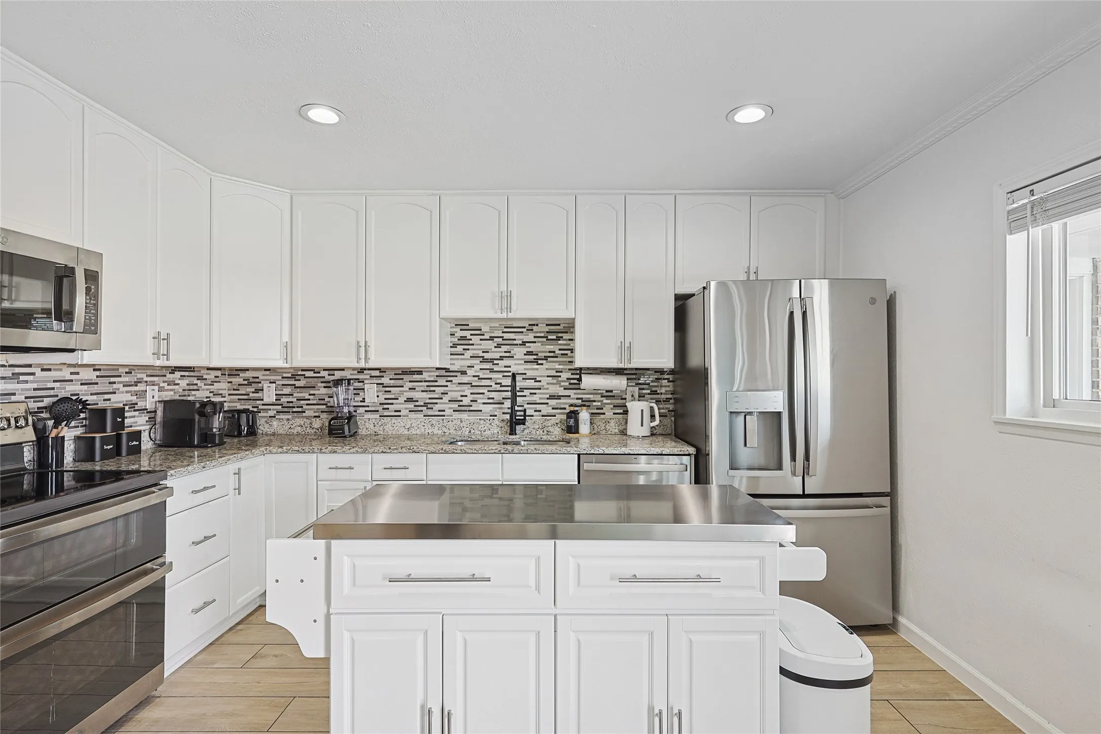 Single Family Residence For Rent in Denton County , 5632 Terry Street, The Colony, Texas 75056, 3 Bedrooms, 2 Bathrooms, 2 Garage spaces, 1,702 Sqft, built in 1983, Price $5,000, mls#21350215, Real Estate Agent in The Colony, Homes For Rent in Denton county, Homes For Rent in The Colony, Realtor in The Colony Texas, Real Estate Brokerage Independent Realty Texas, Luminita Cordes Realtor