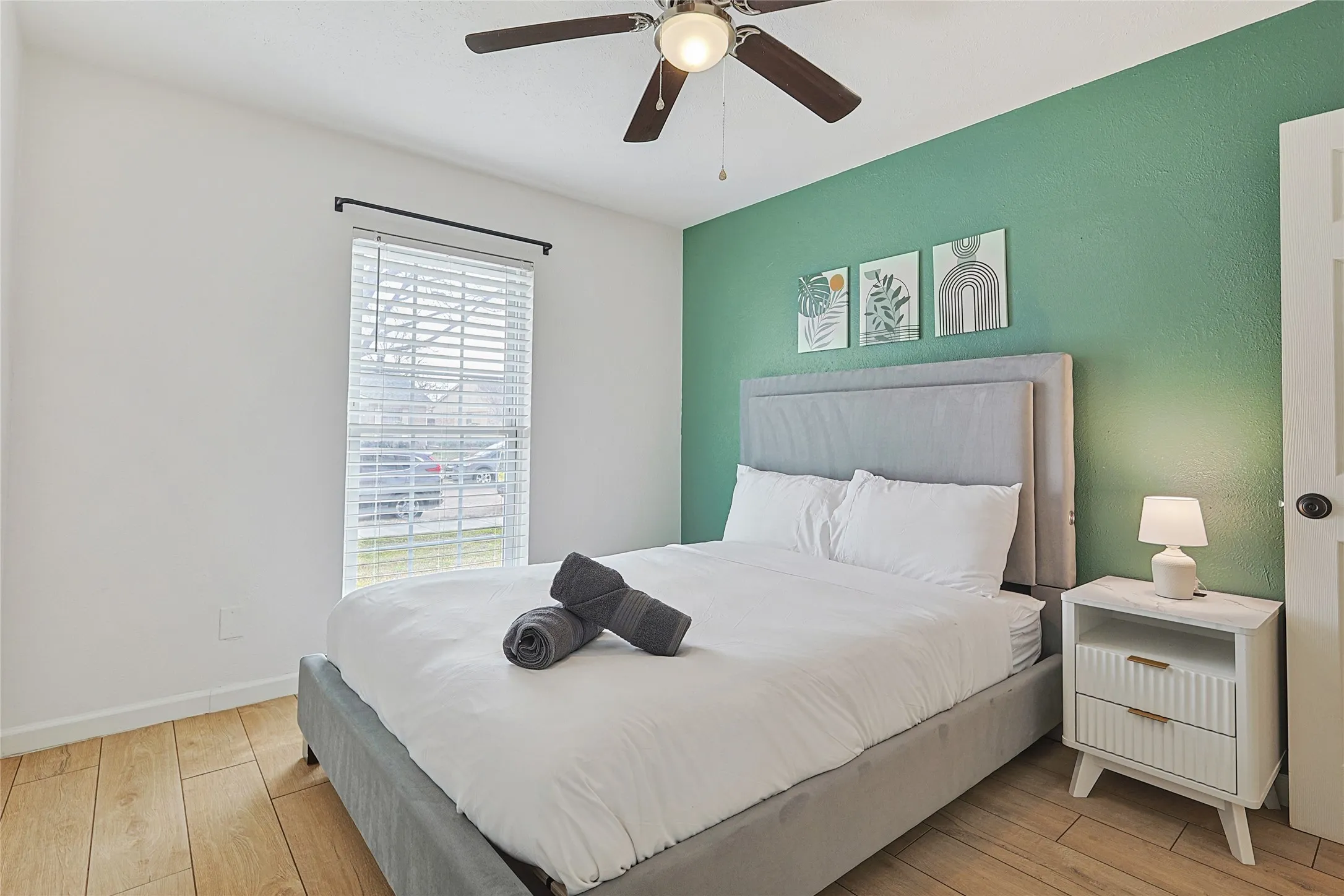 Single Family Residence For Rent in Denton County , 5632 Terry Street, The Colony, Texas 75056, 3 Bedrooms, 2 Bathrooms, 2 Garage spaces, 1,702 Sqft, built in 1983, Price $5,000, mls#21350215, Real Estate Agent in The Colony, Homes For Rent in Denton county, Homes For Rent in The Colony, Realtor in The Colony Texas, Real Estate Brokerage Independent Realty Texas, Luminita Cordes Realtor