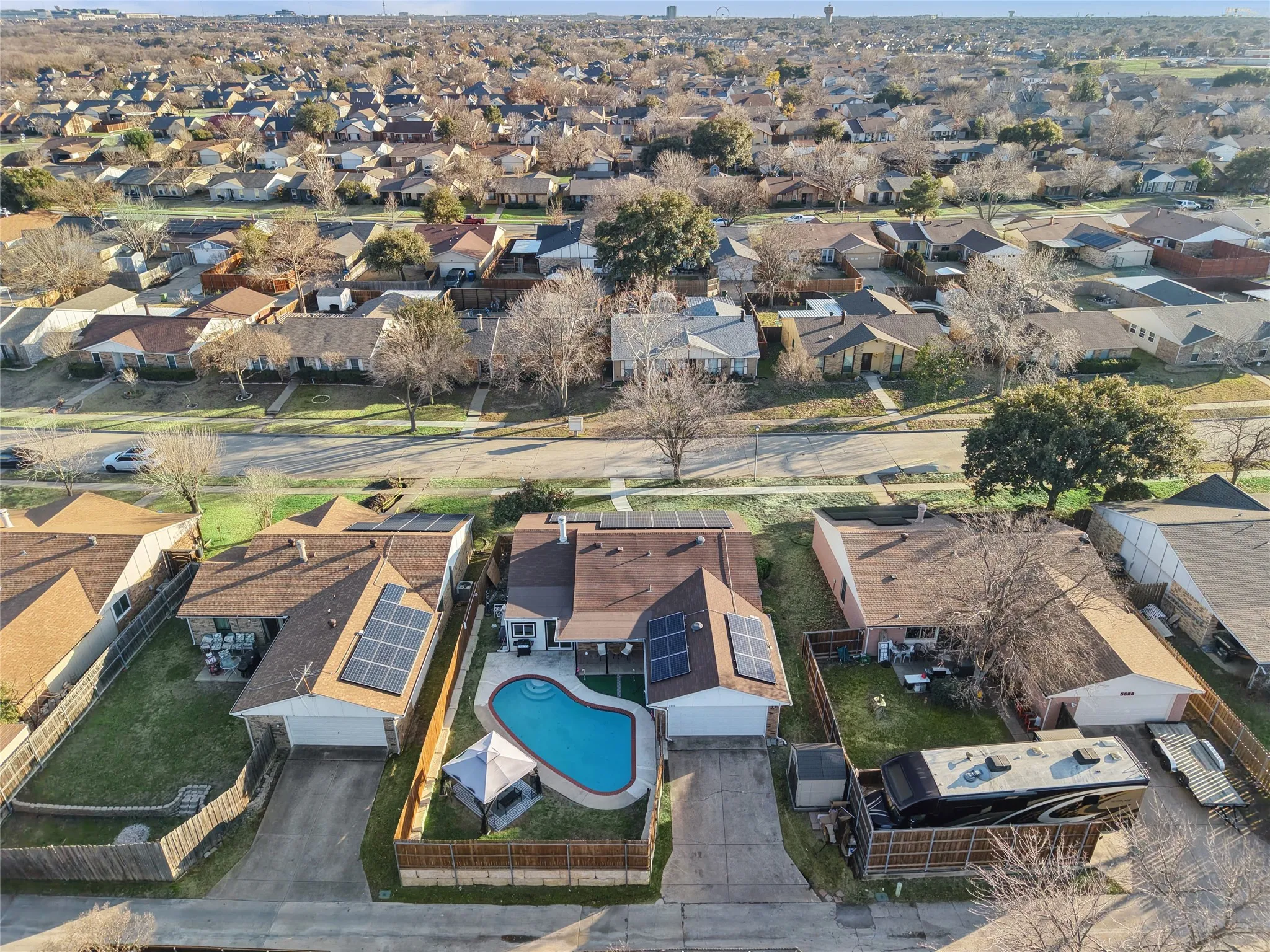 Single Family Residence For Rent in Denton County , 5632 Terry Street, The Colony, Texas 75056, 3 Bedrooms, 2 Bathrooms, 2 Garage spaces, 1,702 Sqft, built in 1983, Price $5,000, mls#21350215, Real Estate Agent in The Colony, Homes For Rent in Denton county, Homes For Rent in The Colony, Realtor in The Colony Texas, Real Estate Brokerage Independent Realty Texas, Luminita Cordes Realtor