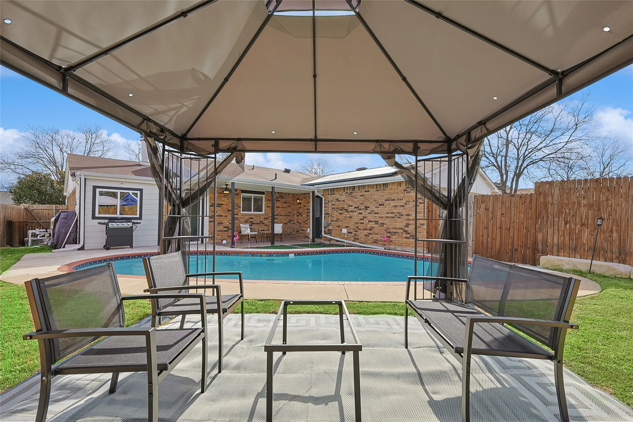 Single Family Residence For Rent in Denton County , 5632 Terry Street, The Colony, Texas 75056, 3 Bedrooms, 2 Bathrooms, 2 Garage spaces, 1,702 Sqft, built in 1983, Price $5,000, mls#21350215, Real Estate Agent in The Colony, Homes For Rent in Denton county, Homes For Rent in The Colony, Realtor in The Colony Texas, Real Estate Brokerage Independent Realty Texas, Luminita Cordes Realtor