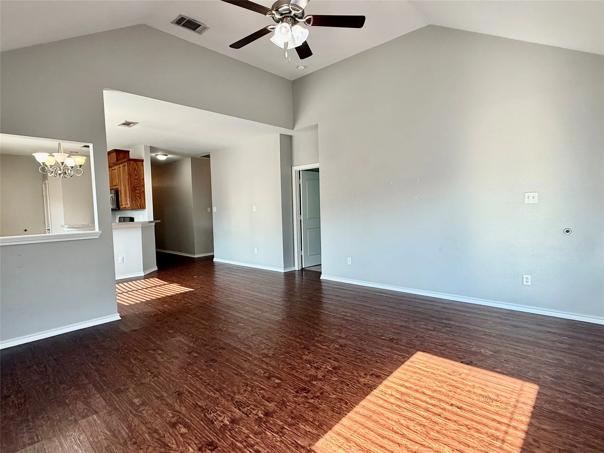 Single Family Residence For Rent in Denton County , 412 Windridge Drive, Little Elm, Texas 75068, 4 Bedroom, 2 Bathroom, 2 Garage spaces, 1,528 Sqft, built in 2014, mls#21350243, Real Estate Agent in Little Elm, Homes For Rent in Denton county, Homes For Rent in Little Elm, Realtor in Little Elm Texas, Real Estate Brokerage Independent Realty Texas, Luminita Cordes Realtor