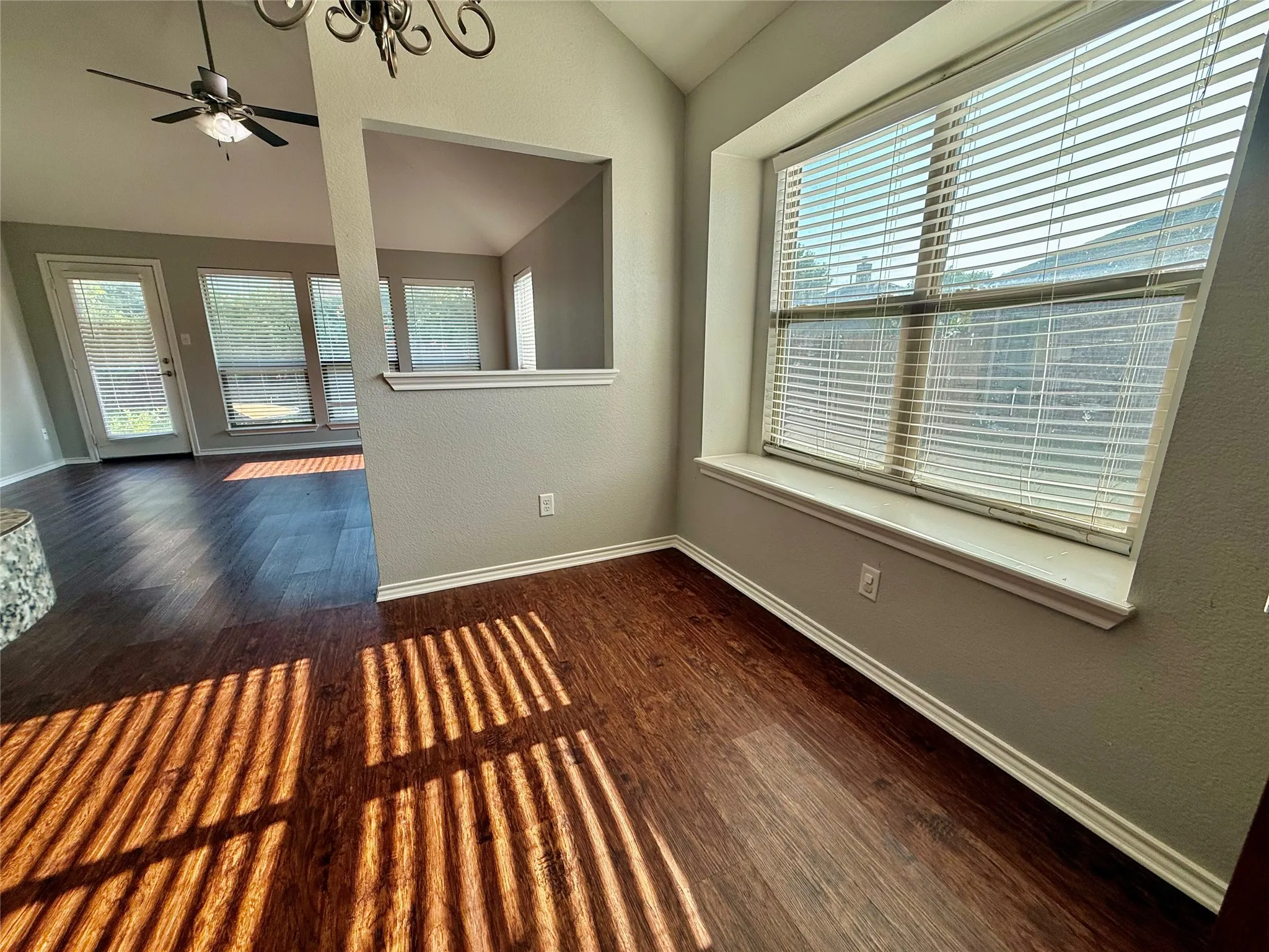 Single Family Residence For Rent in Denton County , 412 Windridge Drive, Little Elm, Texas 75068, 4 Bedroom, 2 Bathroom, 2 Garage spaces, 1,528 Sqft, built in 2014, mls#21350243, Real Estate Agent in Little Elm, Homes For Rent in Denton county, Homes For Rent in Little Elm, Realtor in Little Elm Texas, Real Estate Brokerage Independent Realty Texas, Luminita Cordes Realtor