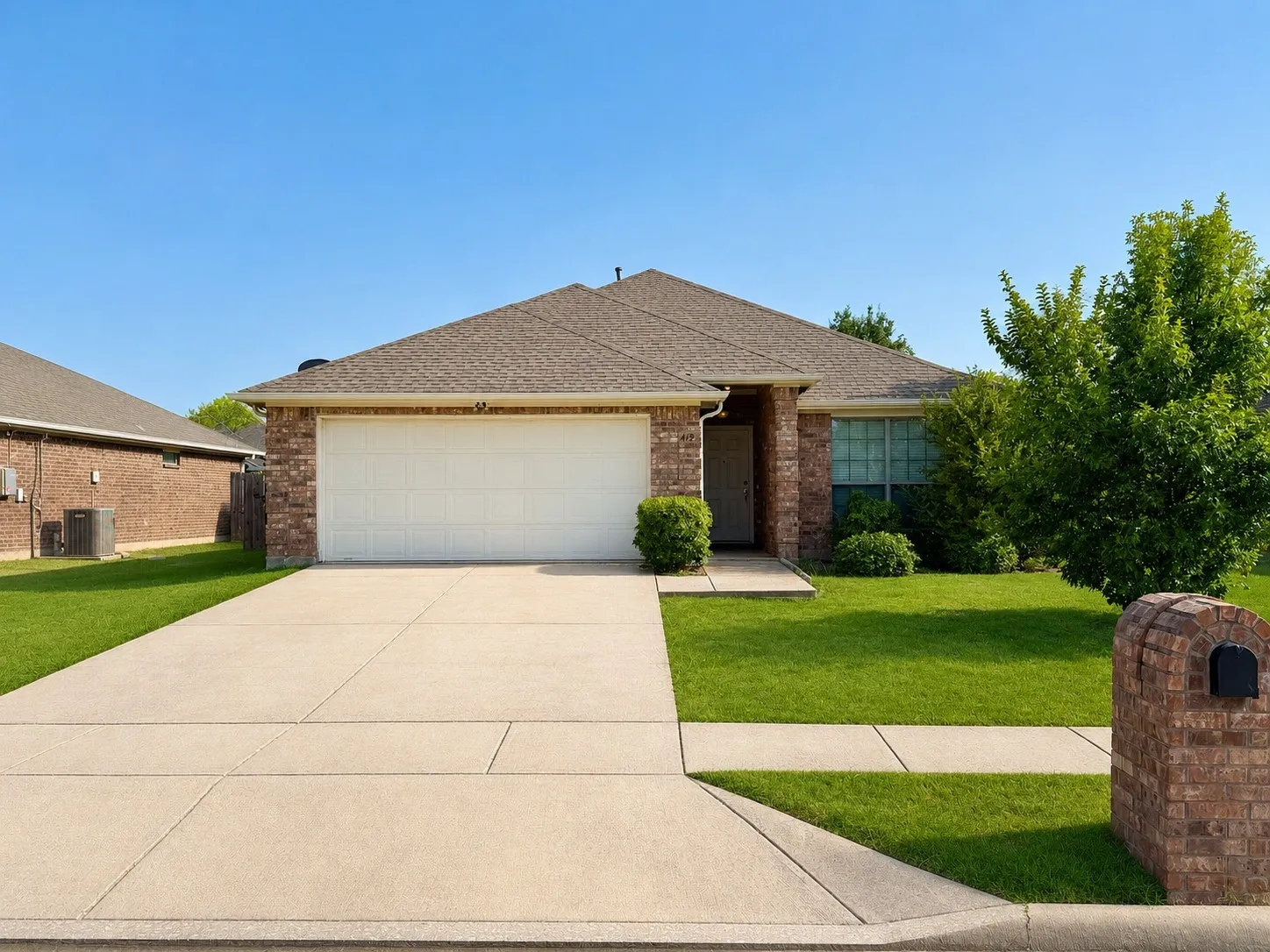 Single Family Residence For Rent in Denton County , 412 Windridge Drive, Little Elm, Texas 75068, 4 Bedroom, 2 Bathroom, 2 Garage spaces, 1,528 Sqft, built in 2014, mls#21350243, Real Estate Agent in Little Elm, Homes For Rent in Denton county, Homes For Rent in Little Elm, Realtor in Little Elm Texas, Real Estate Brokerage Independent Realty Texas, Luminita Cordes Realtor