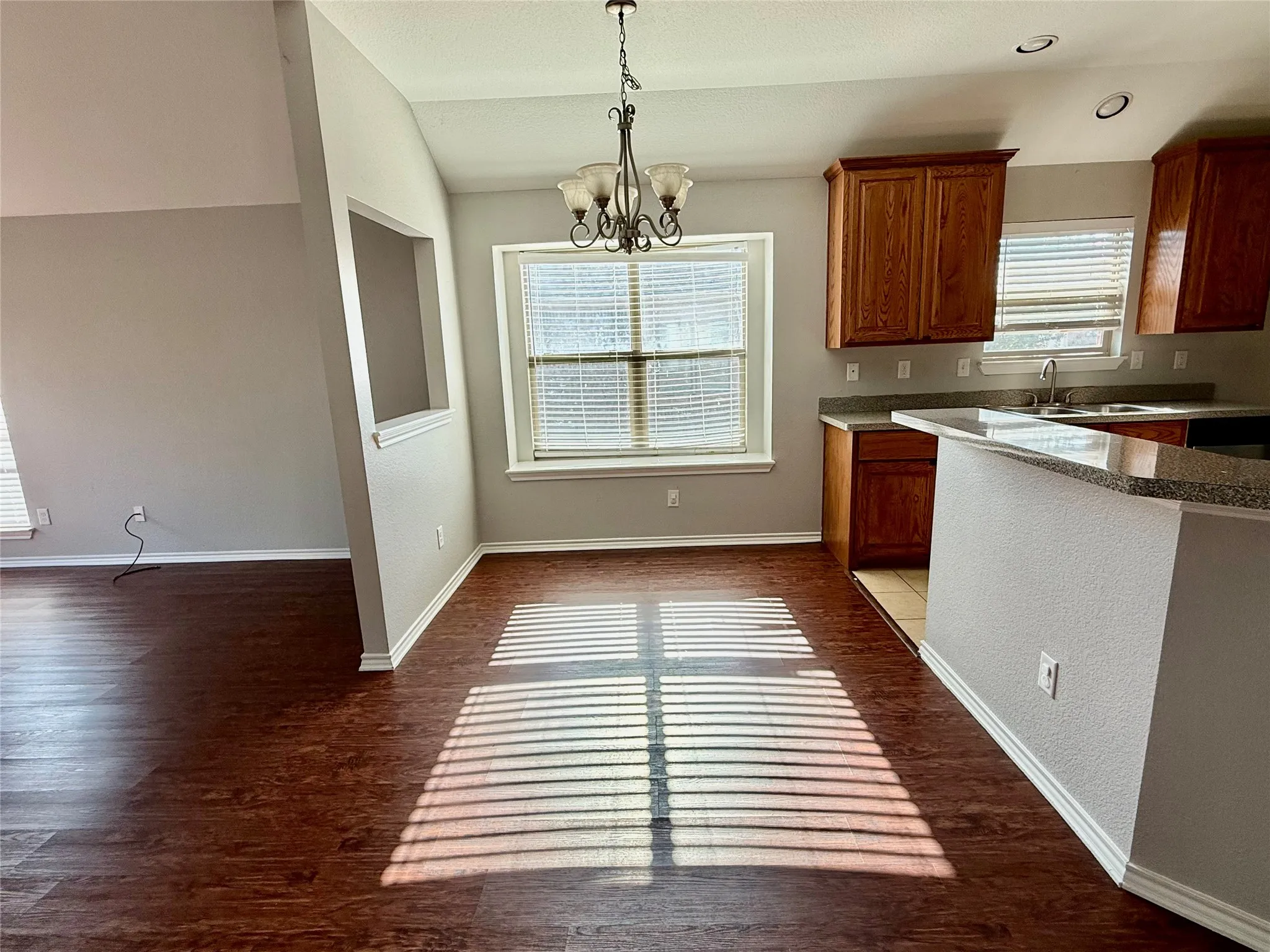Single Family Residence For Rent in Denton County , 412 Windridge Drive, Little Elm, Texas 75068, 4 Bedroom, 2 Bathroom, 2 Garage spaces, 1,528 Sqft, built in 2014, mls#21350243, Real Estate Agent in Little Elm, Homes For Rent in Denton county, Homes For Rent in Little Elm, Realtor in Little Elm Texas, Real Estate Brokerage Independent Realty Texas, Luminita Cordes Realtor