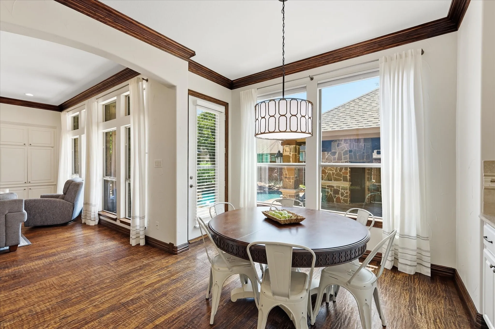 Single Family Residence For Sale in Tarrant County , 421 Copperfield Street, Southlake, Texas 76092, 4 Bedroom, 5 Bathroom, 3 Garage spaces, 4,323 Sqft, built in 2005, mls#21348988, Real Estate Agent in Southlake, Homes For Sale in Tarrant county, Homes For Sale in Southlake, Realtor in Southlake Texas, Real Estate Brokerage Independent Realty Texas, Luminita Cordes Realtor