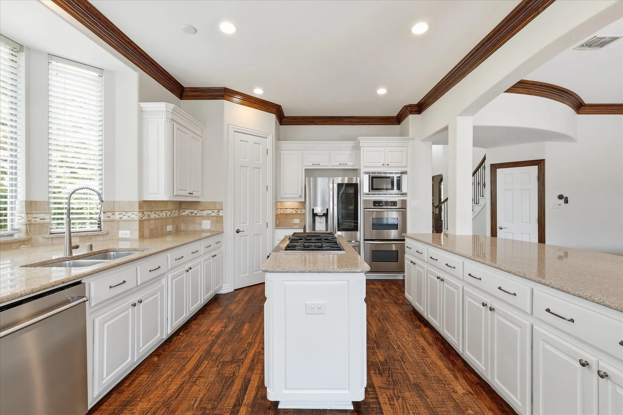 Single Family Residence For Sale in Tarrant County , 421 Copperfield Street, Southlake, Texas 76092, 4 Bedroom, 5 Bathroom, 3 Garage spaces, 4,323 Sqft, built in 2005, mls#21348988, Real Estate Agent in Southlake, Homes For Sale in Tarrant county, Homes For Sale in Southlake, Realtor in Southlake Texas, Real Estate Brokerage Independent Realty Texas, Luminita Cordes Realtor