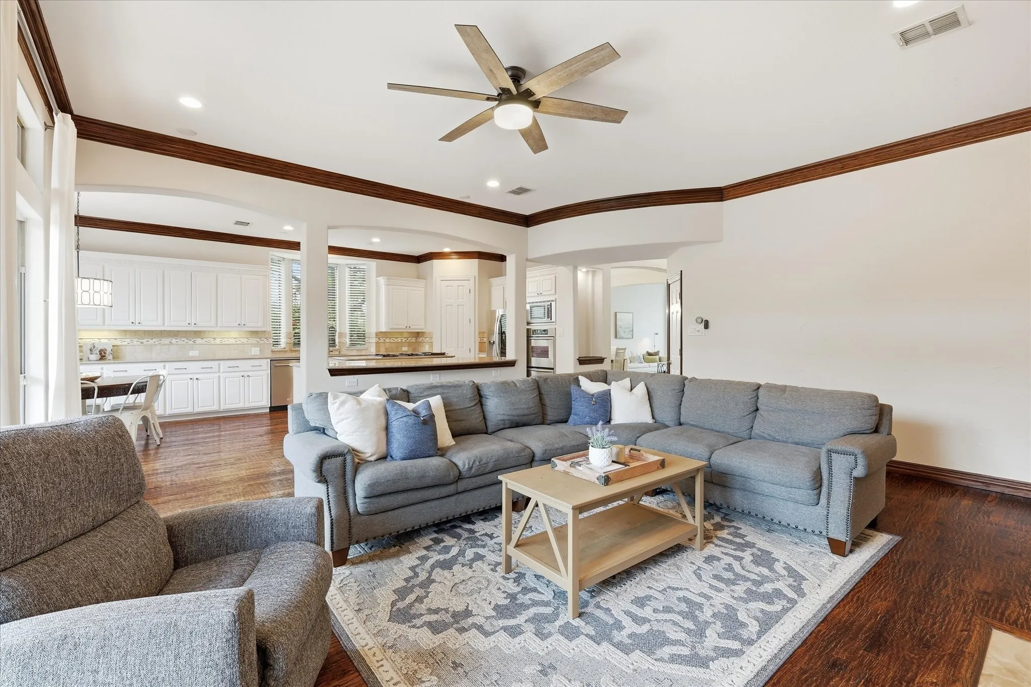 Single Family Residence For Sale in Tarrant County , 421 Copperfield Street, Southlake, Texas 76092, 4 Bedroom, 5 Bathroom, 3 Garage spaces, 4,323 Sqft, built in 2005, mls#21348988, Real Estate Agent in Southlake, Homes For Sale in Tarrant county, Homes For Sale in Southlake, Realtor in Southlake Texas, Real Estate Brokerage Independent Realty Texas, Luminita Cordes Realtor