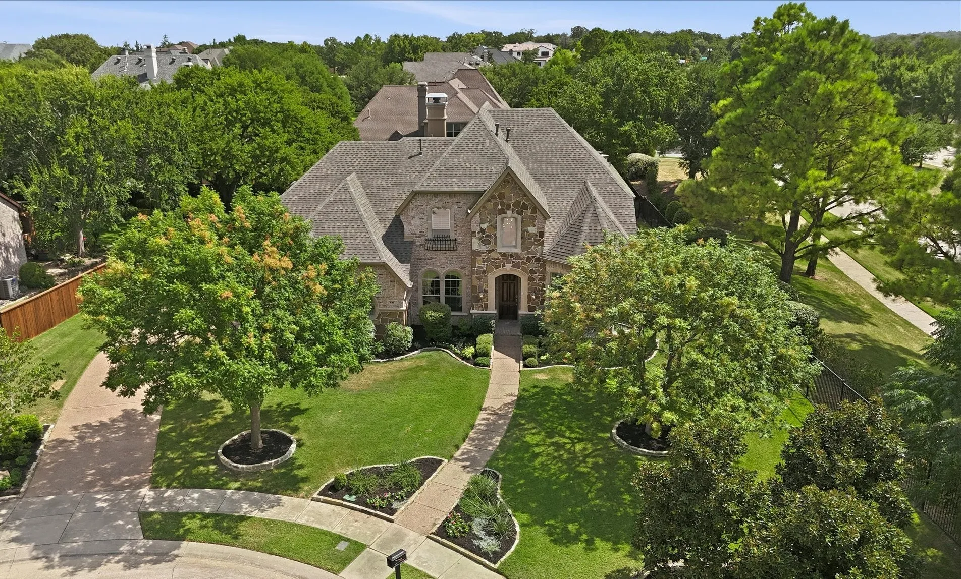Single Family Residence For Sale in Tarrant County , 421 Copperfield Street, Southlake, Texas 76092, 4 Bedroom, 5 Bathroom, 3 Garage spaces, 4,323 Sqft, built in 2005, mls#21348988, Real Estate Agent in Southlake, Homes For Sale in Tarrant county, Homes For Sale in Southlake, Realtor in Southlake Texas, Real Estate Brokerage Independent Realty Texas, Luminita Cordes Realtor
