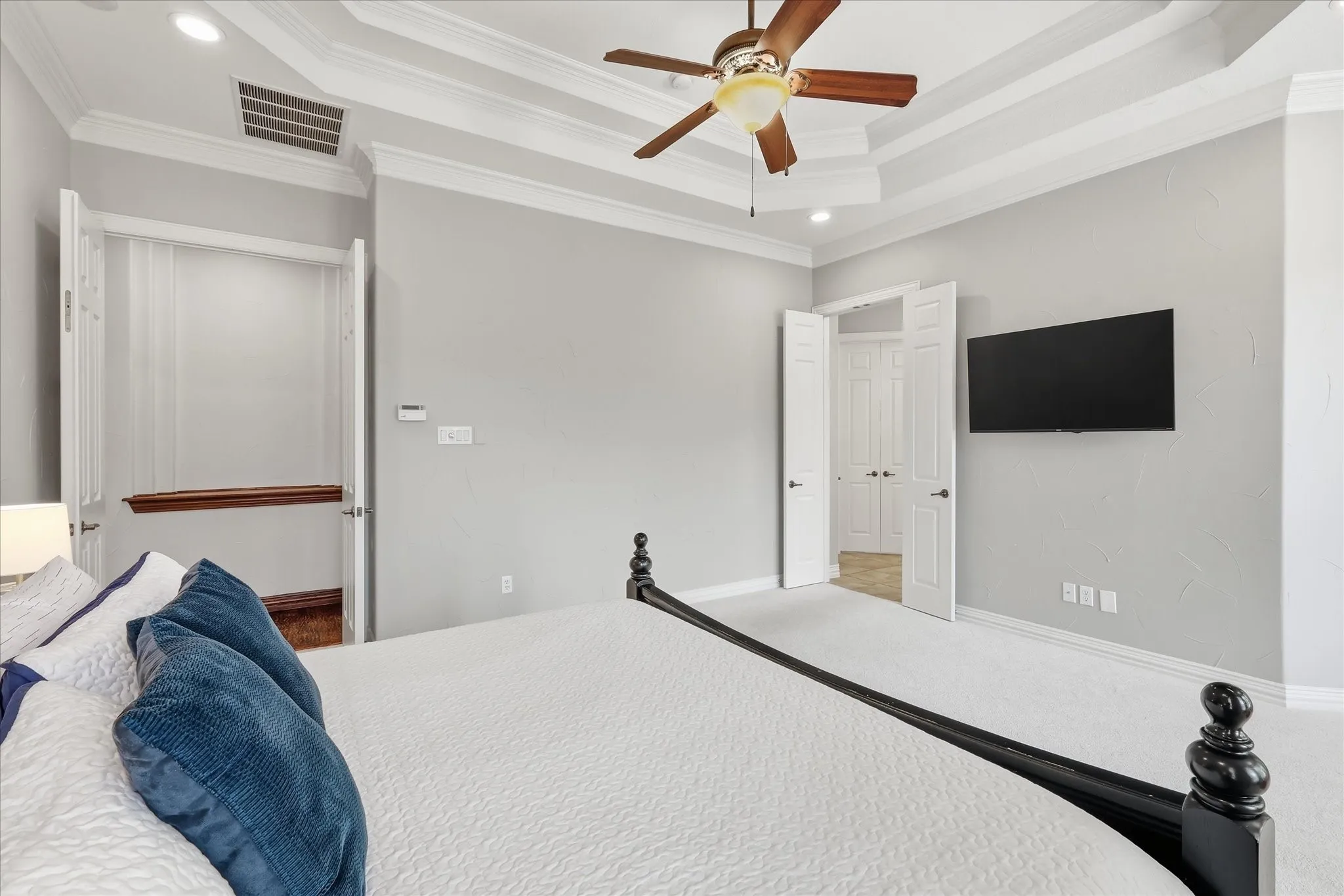 Single Family Residence For Sale in Tarrant County , 421 Copperfield Street, Southlake, Texas 76092, 4 Bedroom, 5 Bathroom, 3 Garage spaces, 4,323 Sqft, built in 2005, mls#21348988, Real Estate Agent in Southlake, Homes For Sale in Tarrant county, Homes For Sale in Southlake, Realtor in Southlake Texas, Real Estate Brokerage Independent Realty Texas, Luminita Cordes Realtor