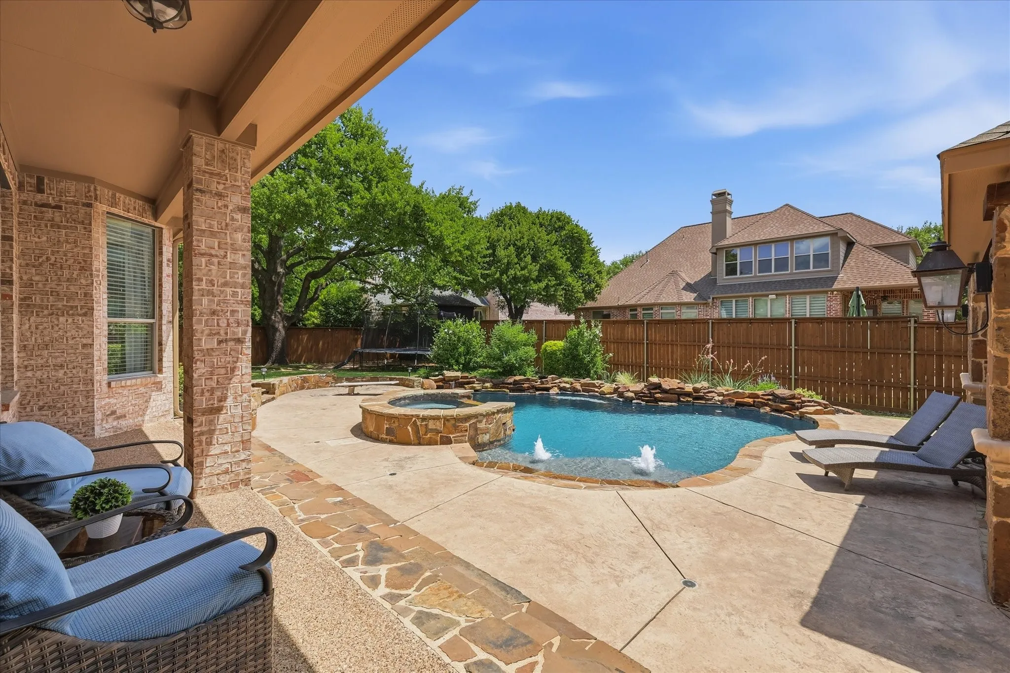 Single Family Residence For Sale in Tarrant County , 421 Copperfield Street, Southlake, Texas 76092, 4 Bedroom, 5 Bathroom, 3 Garage spaces, 4,323 Sqft, built in 2005, mls#21348988, Real Estate Agent in Southlake, Homes For Sale in Tarrant county, Homes For Sale in Southlake, Realtor in Southlake Texas, Real Estate Brokerage Independent Realty Texas, Luminita Cordes Realtor