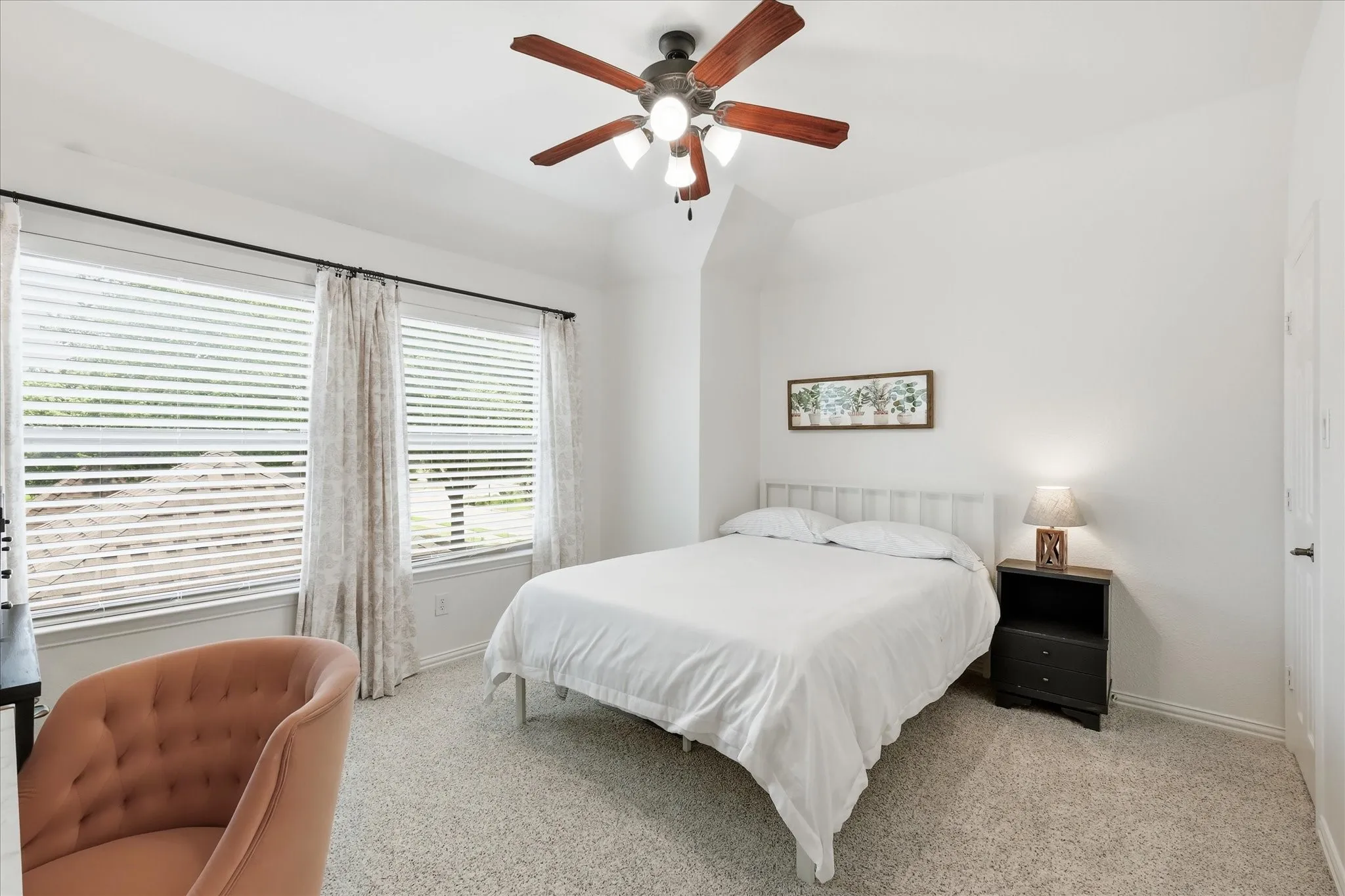 Single Family Residence For Sale in Tarrant County , 421 Copperfield Street, Southlake, Texas 76092, 4 Bedroom, 5 Bathroom, 3 Garage spaces, 4,323 Sqft, built in 2005, mls#21348988, Real Estate Agent in Southlake, Homes For Sale in Tarrant county, Homes For Sale in Southlake, Realtor in Southlake Texas, Real Estate Brokerage Independent Realty Texas, Luminita Cordes Realtor