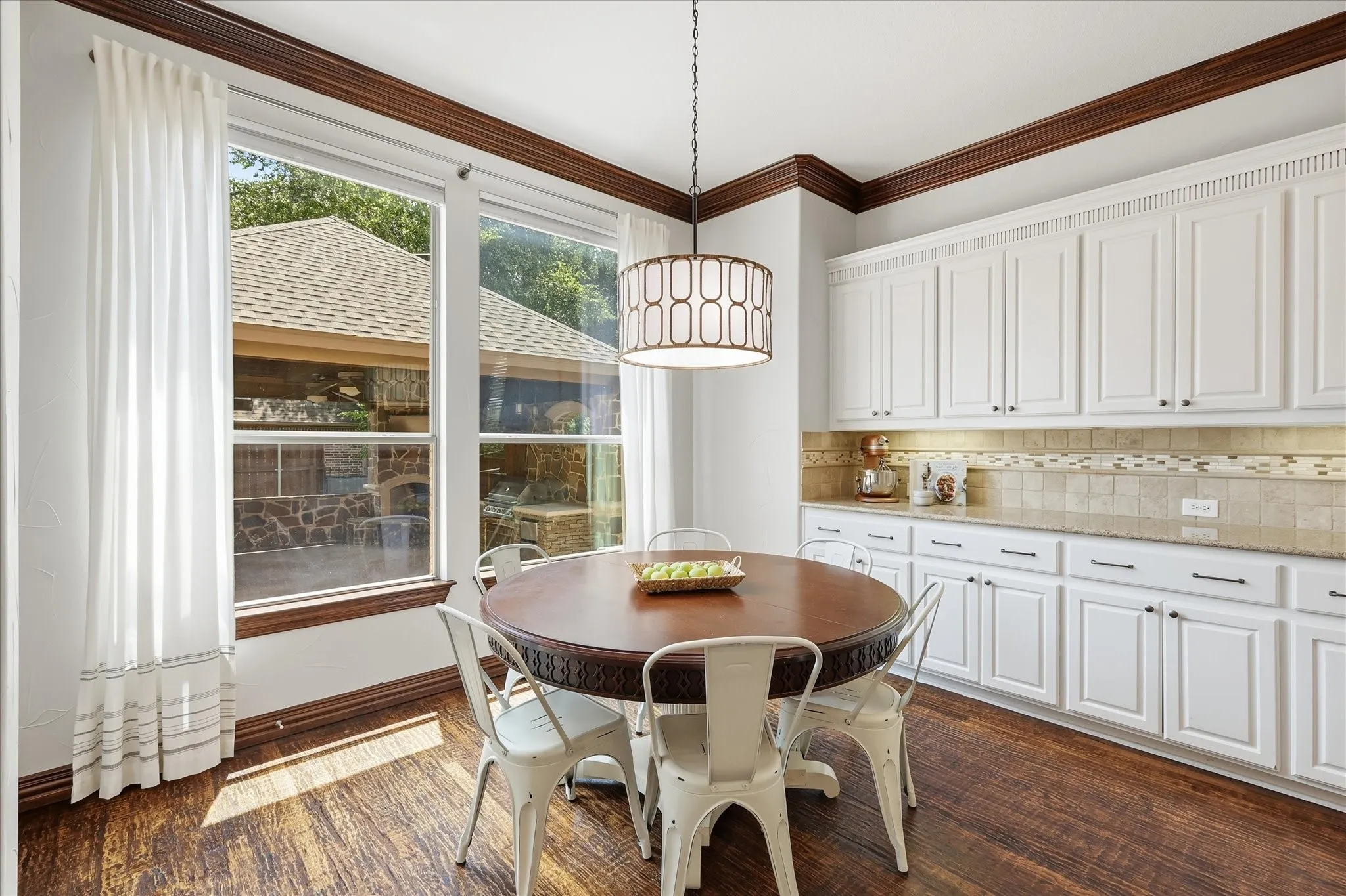 Single Family Residence For Sale in Tarrant County , 421 Copperfield Street, Southlake, Texas 76092, 4 Bedroom, 5 Bathroom, 3 Garage spaces, 4,323 Sqft, built in 2005, mls#21348988, Real Estate Agent in Southlake, Homes For Sale in Tarrant county, Homes For Sale in Southlake, Realtor in Southlake Texas, Real Estate Brokerage Independent Realty Texas, Luminita Cordes Realtor