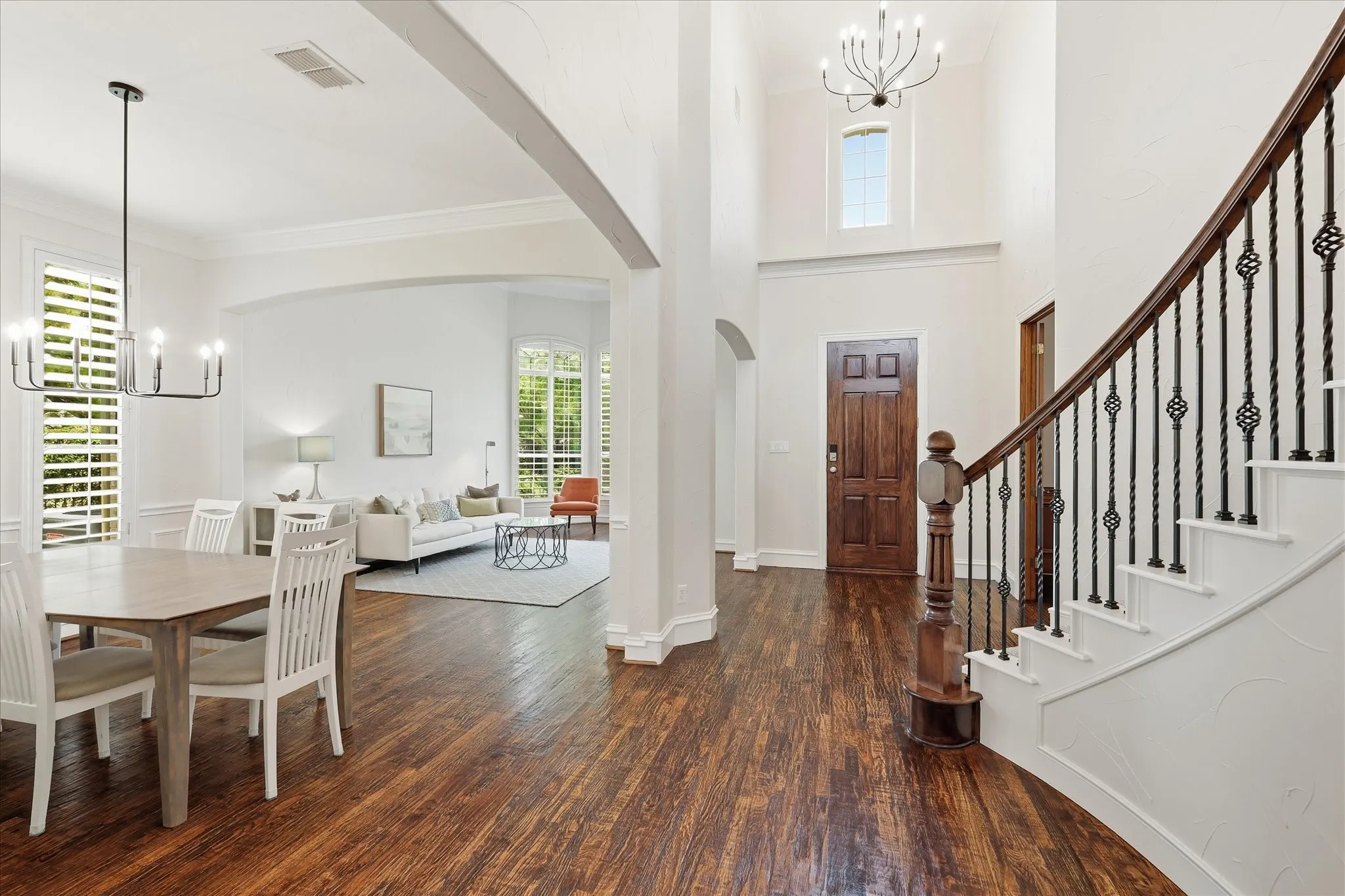 Single Family Residence For Sale in Tarrant County , 421 Copperfield Street, Southlake, Texas 76092, 4 Bedroom, 5 Bathroom, 3 Garage spaces, 4,323 Sqft, built in 2005, mls#21348988, Real Estate Agent in Southlake, Homes For Sale in Tarrant county, Homes For Sale in Southlake, Realtor in Southlake Texas, Real Estate Brokerage Independent Realty Texas, Luminita Cordes Realtor