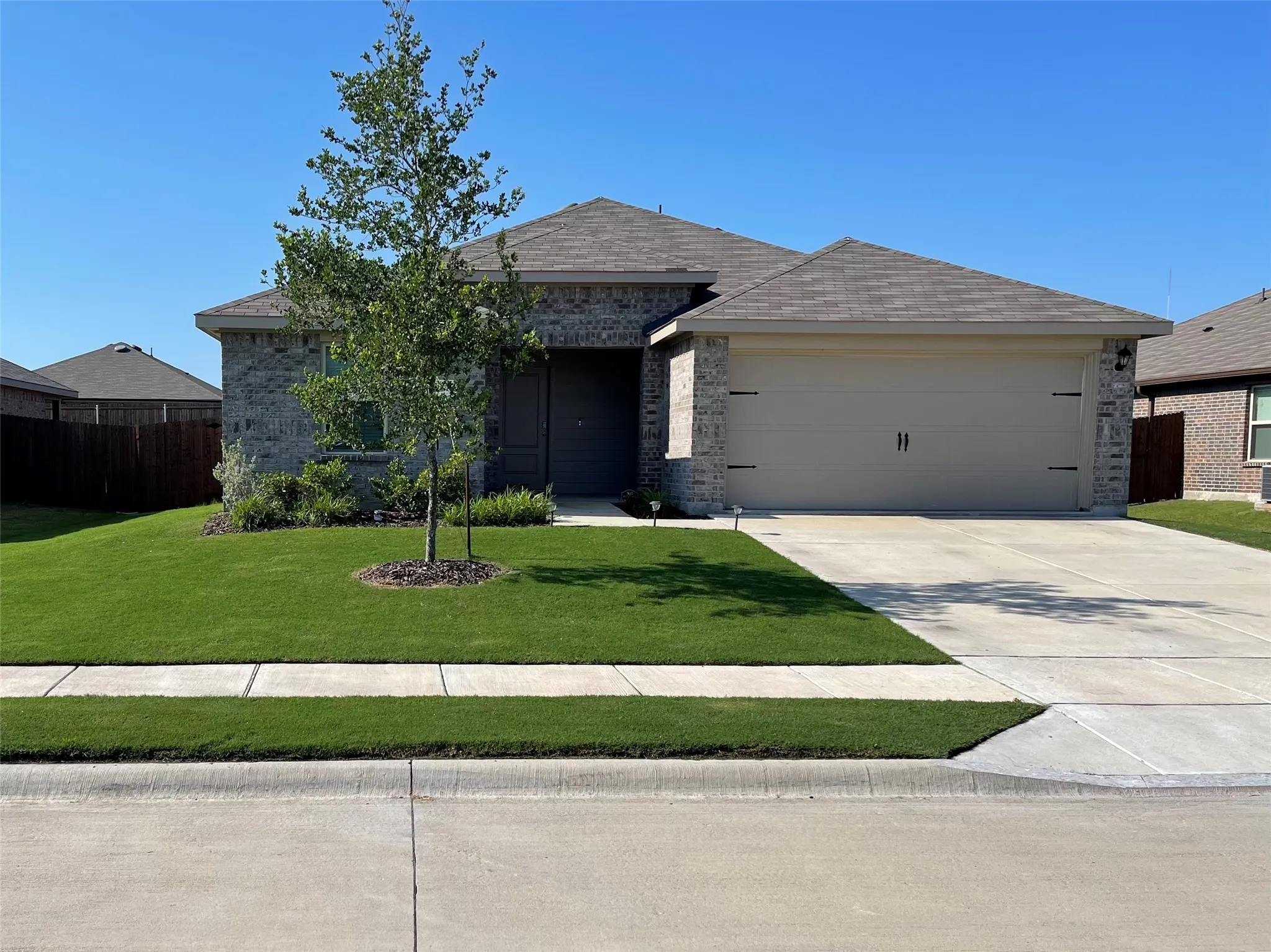 Single Family Residence For Rent in Hunt County , 908 Old Bluff Road, Royse City, Texas 75189, 3 Bedroom, 2 Bathroom, 2 Garage spaces, 1,607 Sqft, built in 2022, mls#21350249, Real Estate Agent in Royse City, Homes For Rent in Hunt county, Homes For Rent in Royse City, Realtor in Royse City Texas, Real Estate Brokerage Independent Realty Texas, Luminita Cordes Realtor