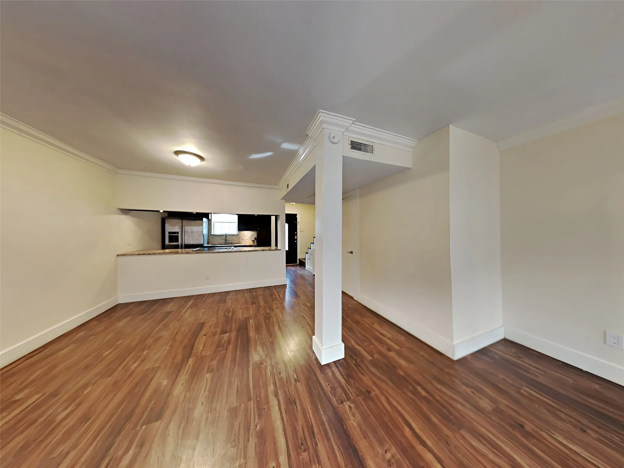 Townhouse For Rent in Dallas County , 3627 Dickason Avenue 8 #E, Dallas, Texas 75219, 2 Bedroom, 2 Bathroom, Garage spaces, 940 Sqft, built in 1979, mls#21350283, Real Estate Agent in Dallas, Homes For Rent in Dallas county, Homes For Rent in Dallas, Realtor in Dallas Texas, Real Estate Brokerage Independent Realty Texas, Luminita Cordes Realtor