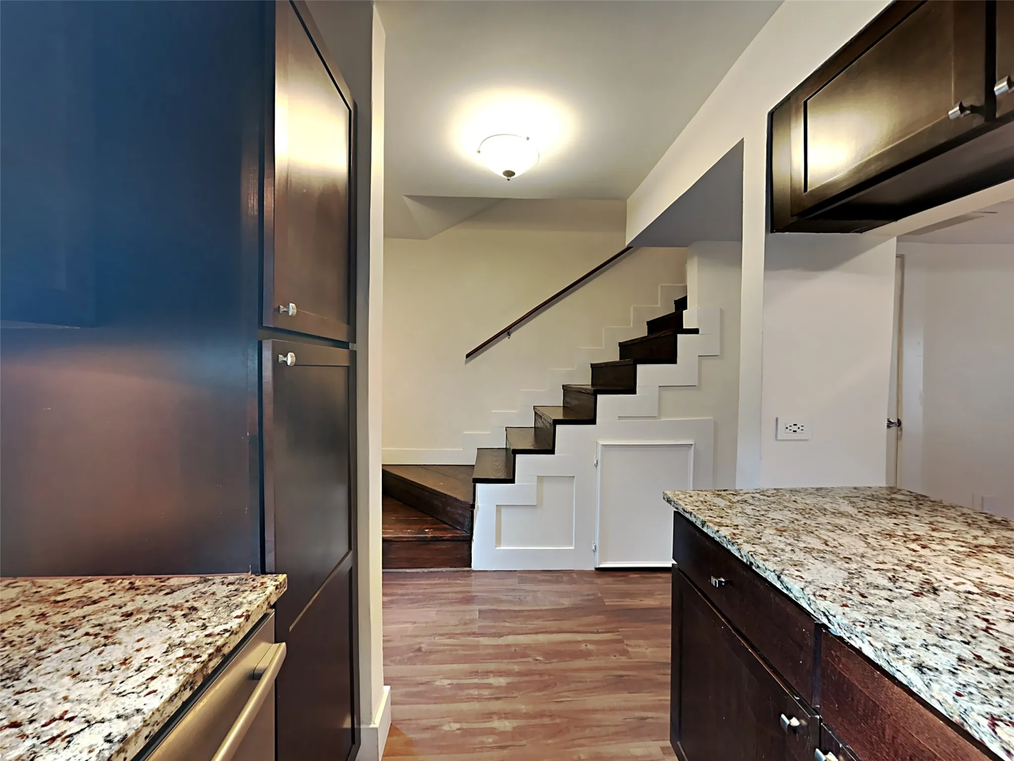 Townhouse For Rent in Dallas County , 3627 Dickason Avenue 8 #E, Dallas, Texas 75219, 2 Bedroom, 2 Bathroom, Garage spaces, 940 Sqft, built in 1979, mls#21350283, Real Estate Agent in Dallas, Homes For Rent in Dallas county, Homes For Rent in Dallas, Realtor in Dallas Texas, Real Estate Brokerage Independent Realty Texas, Luminita Cordes Realtor