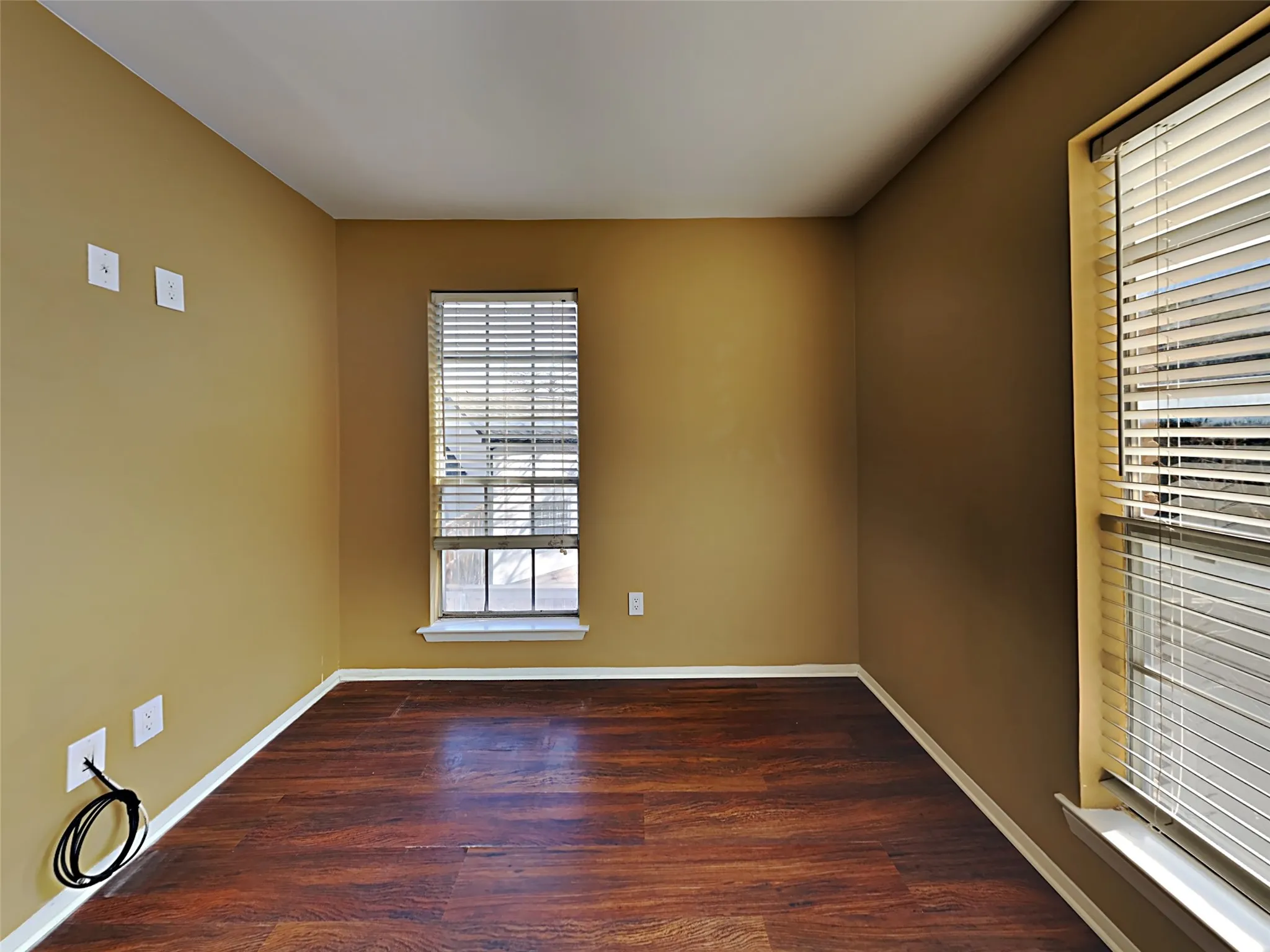Townhouse For Rent in Dallas County , 3627 Dickason Avenue 8 #E, Dallas, Texas 75219, 2 Bedroom, 2 Bathroom, Garage spaces, 940 Sqft, built in 1979, mls#21350283, Real Estate Agent in Dallas, Homes For Rent in Dallas county, Homes For Rent in Dallas, Realtor in Dallas Texas, Real Estate Brokerage Independent Realty Texas, Luminita Cordes Realtor